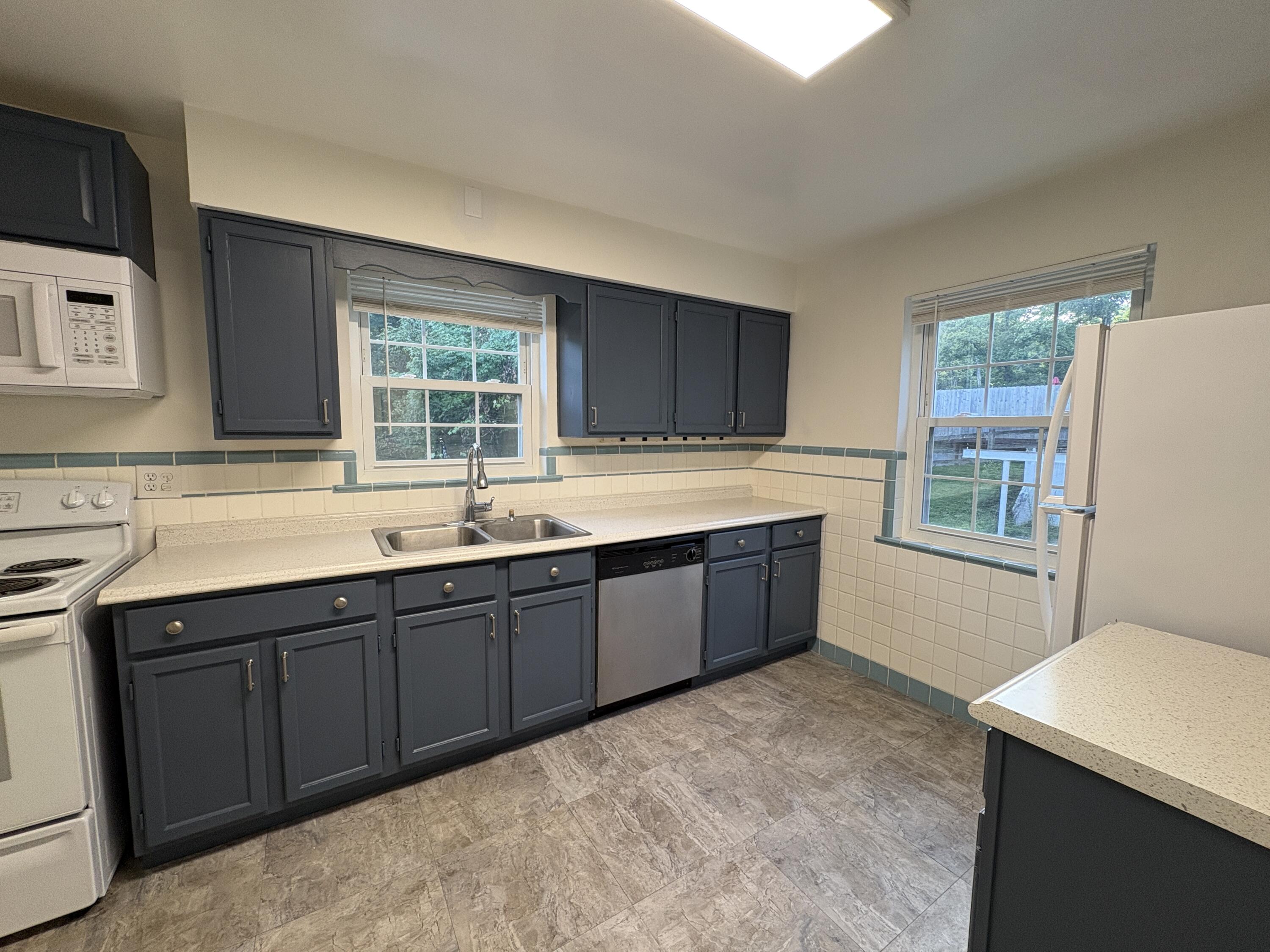 54 Woodlawn Avenue 2 Property Photo 5