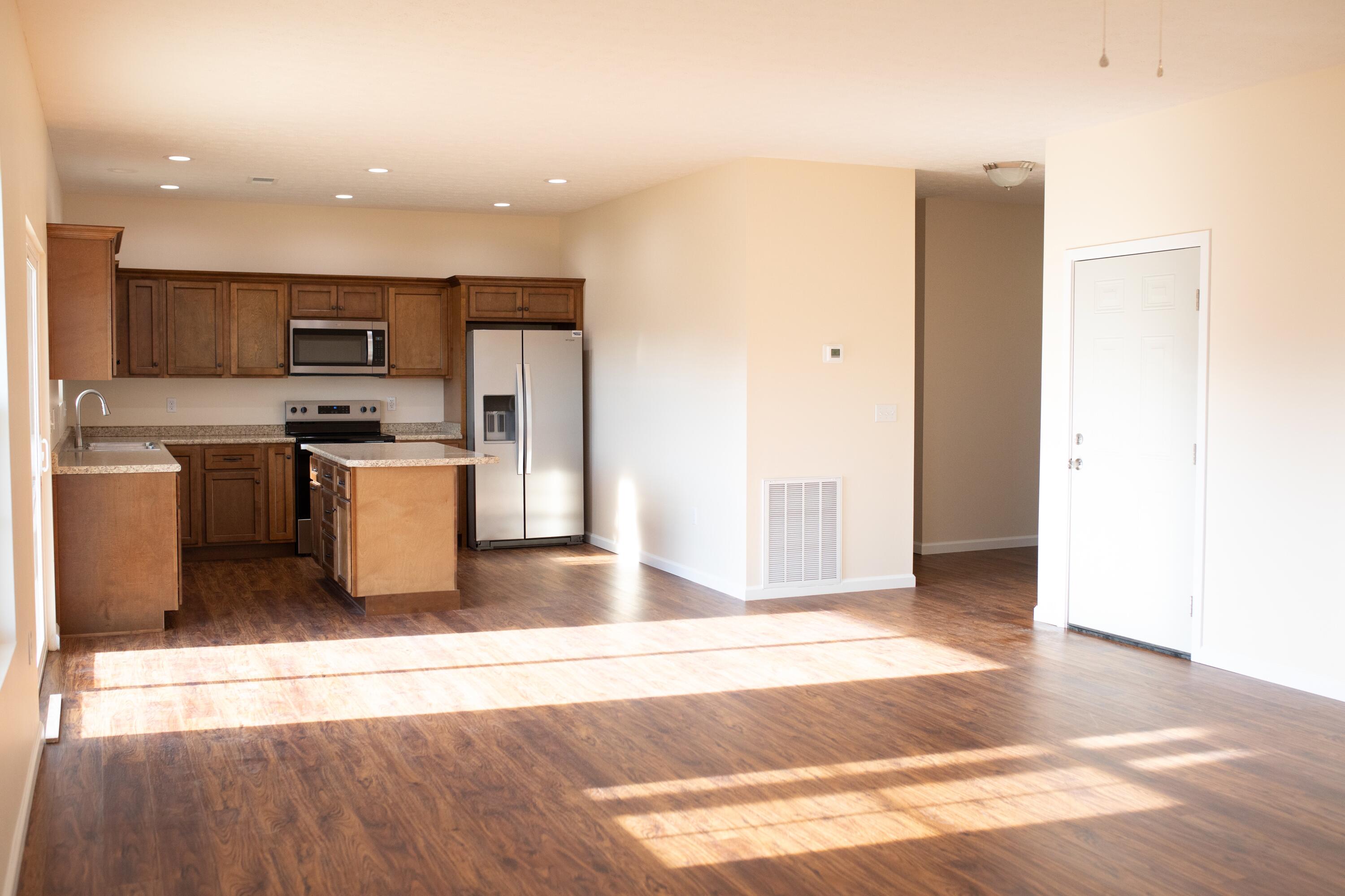 553 Knoll Lane Property Photo 6