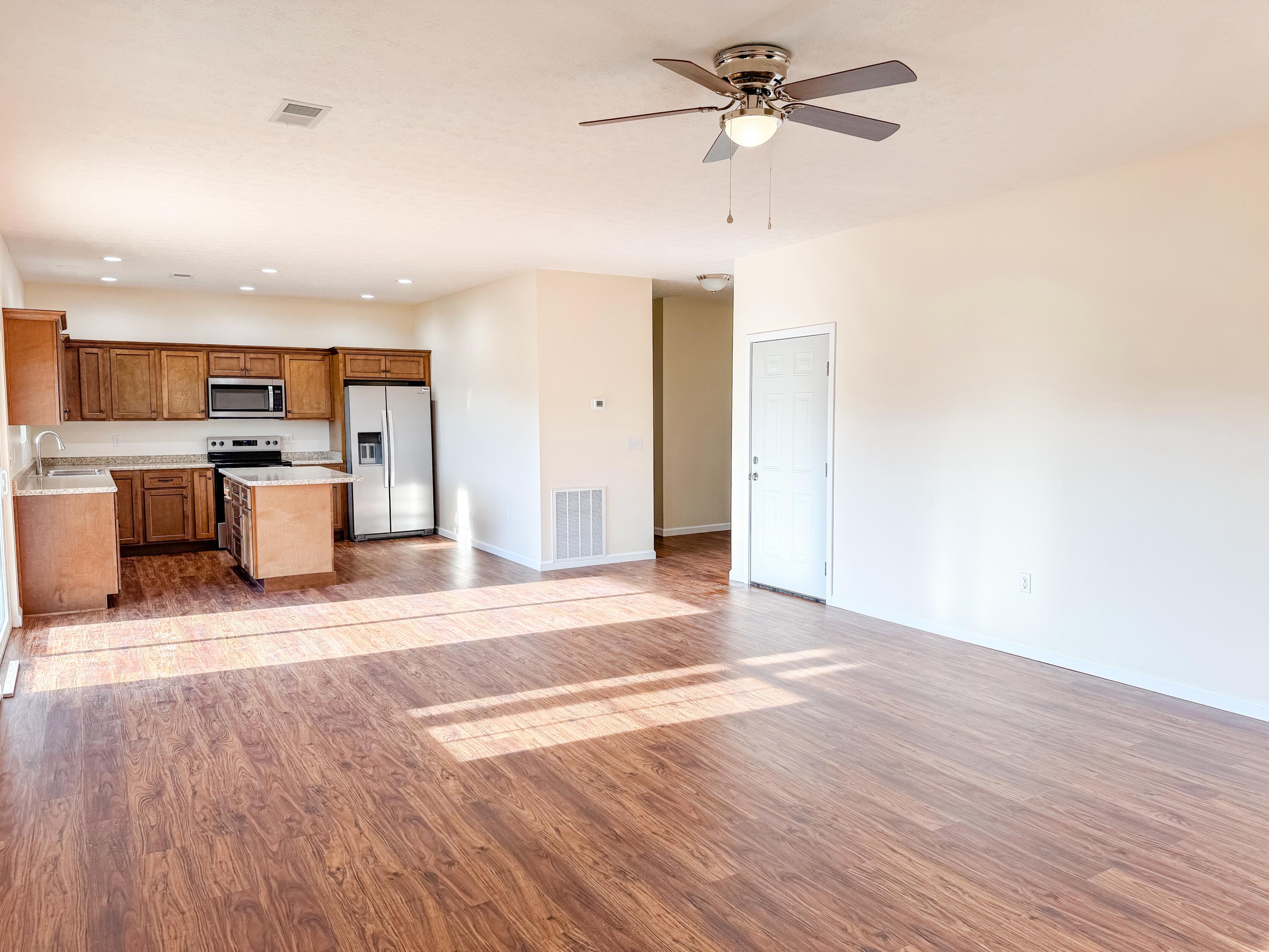 553 Knoll Lane Property Photo 7