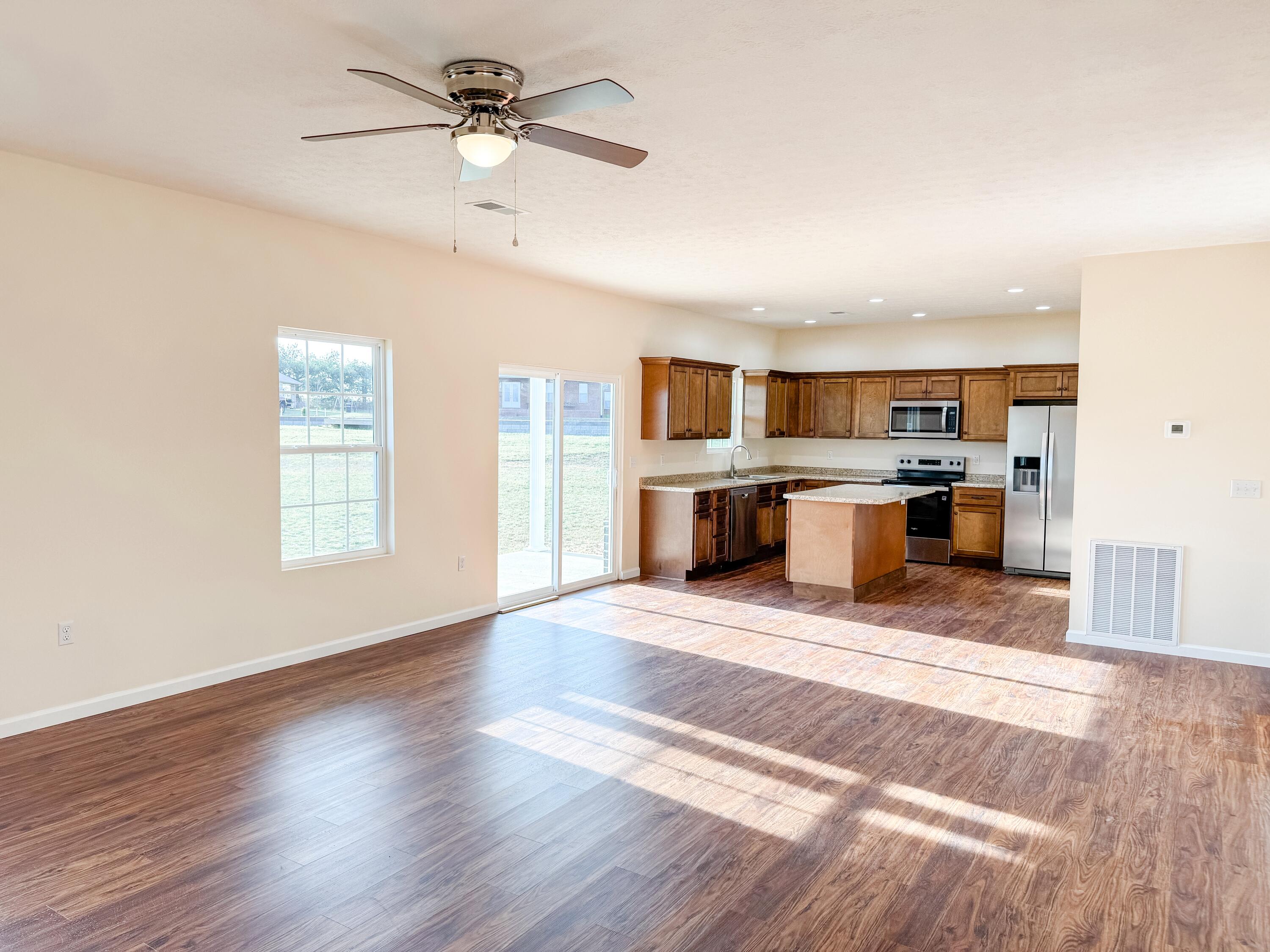 553 Knoll Lane Property Photo 8