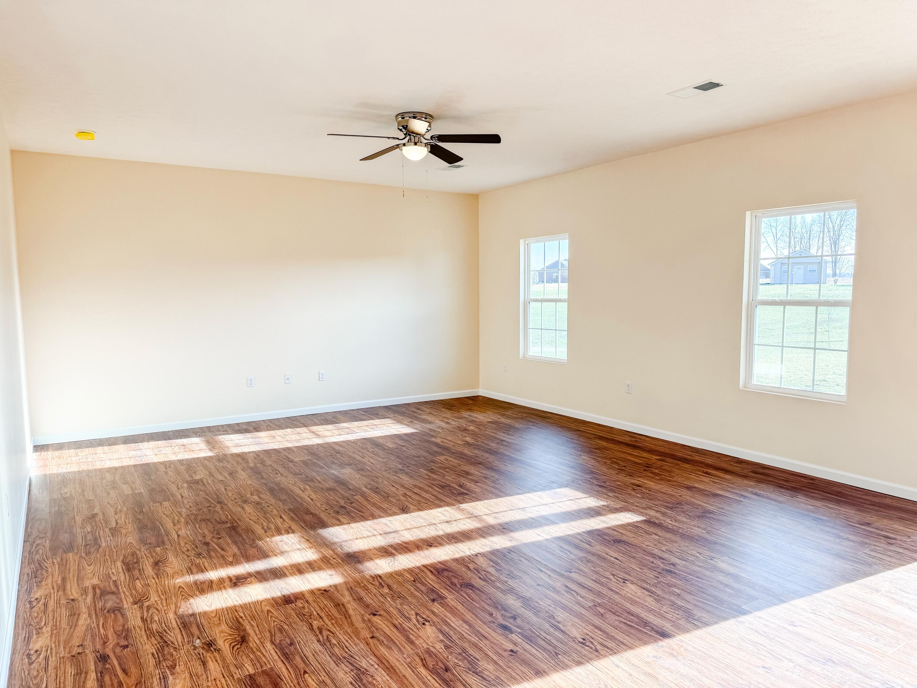 553 Knoll Lane Property Photo 11