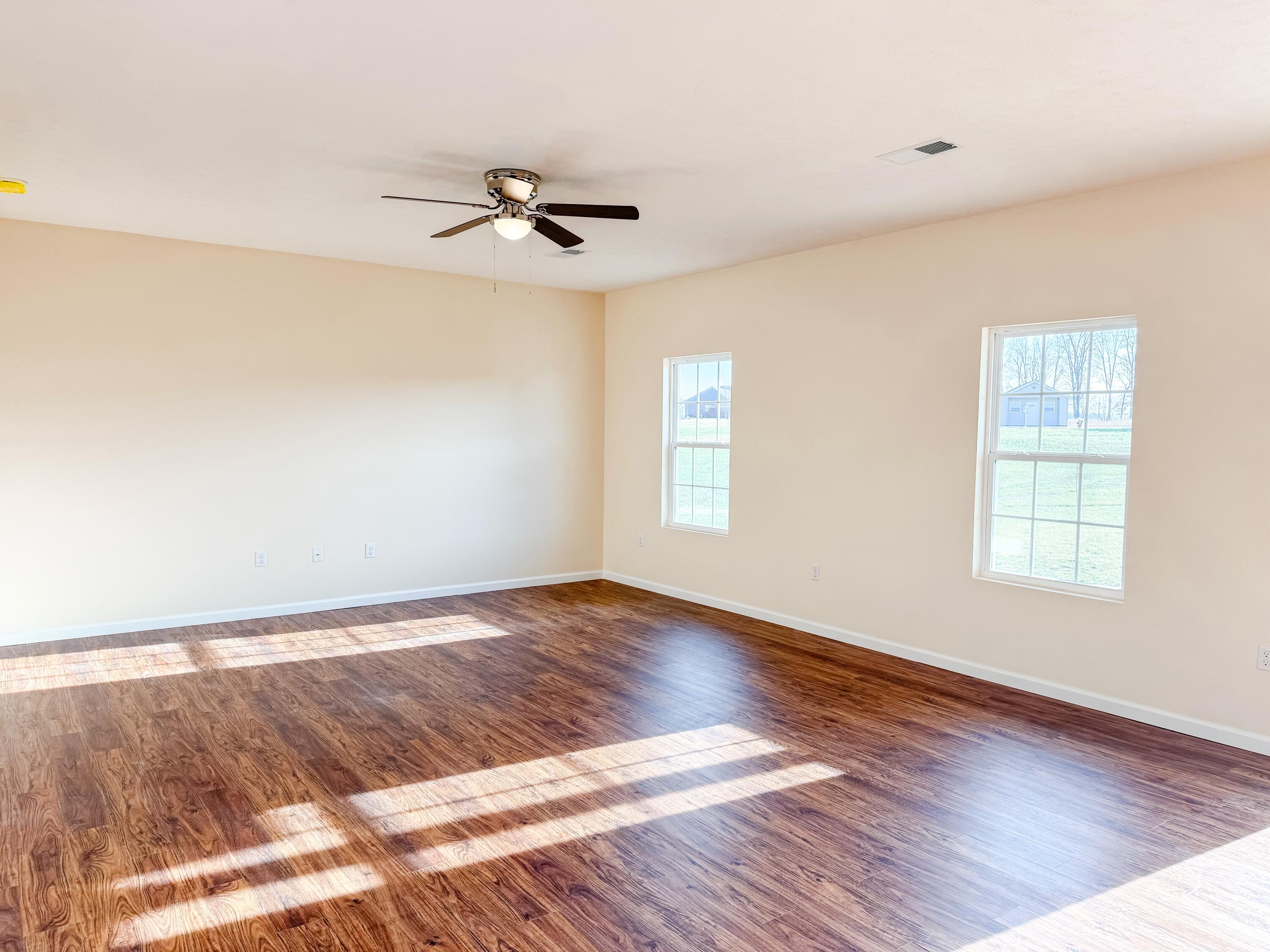 553 Knoll Lane Property Photo 12