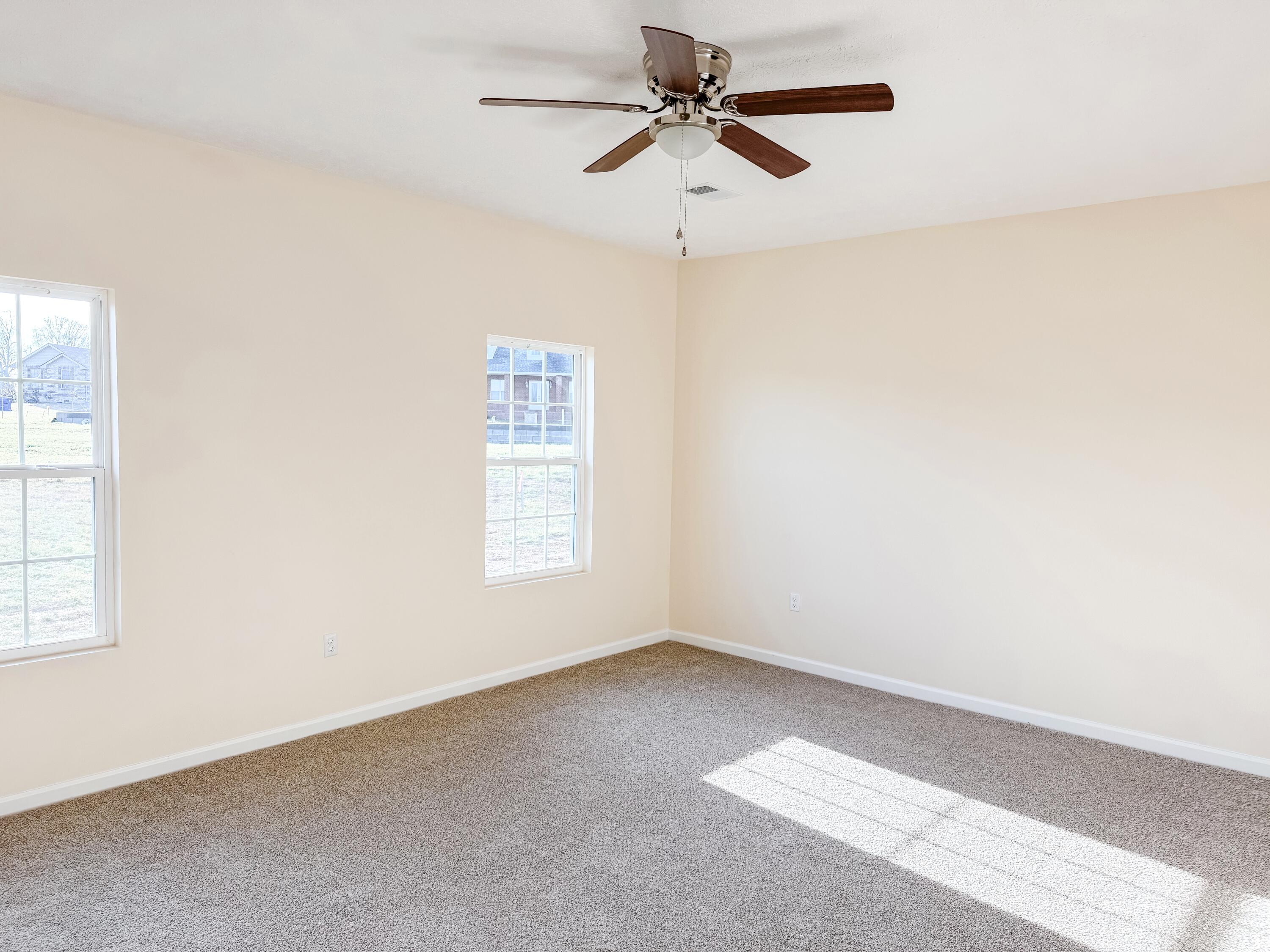 553 Knoll Lane Property Photo 23