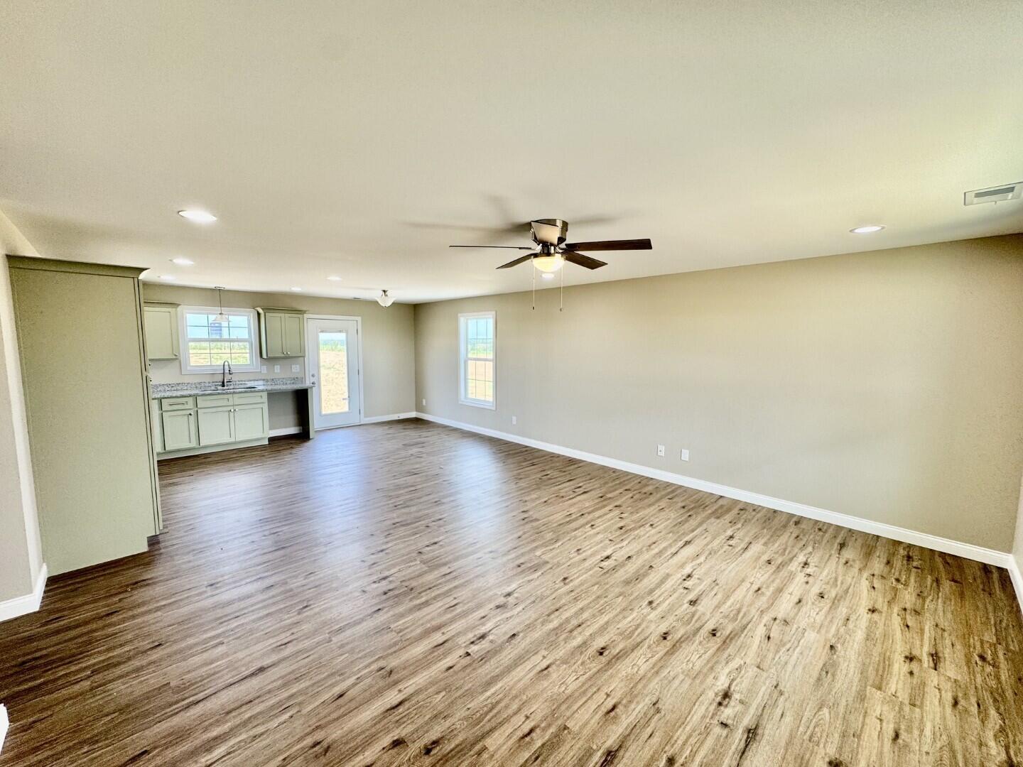 1592 Old Perryville Loop Property Photo 3