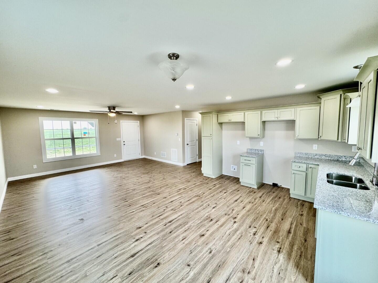 1592 Old Perryville Loop Property Photo 8