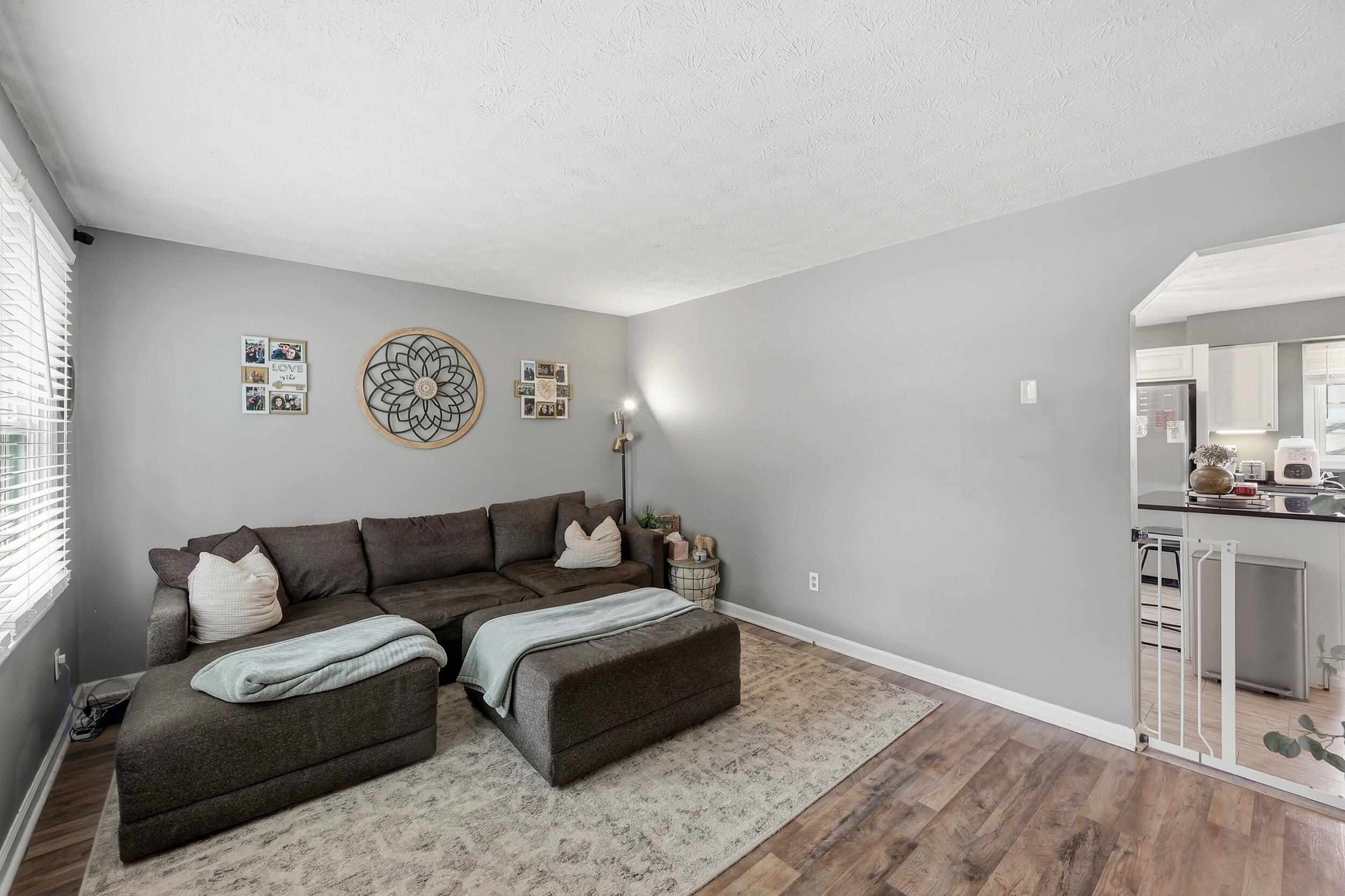 100 Ashville Drive Property Photo 6