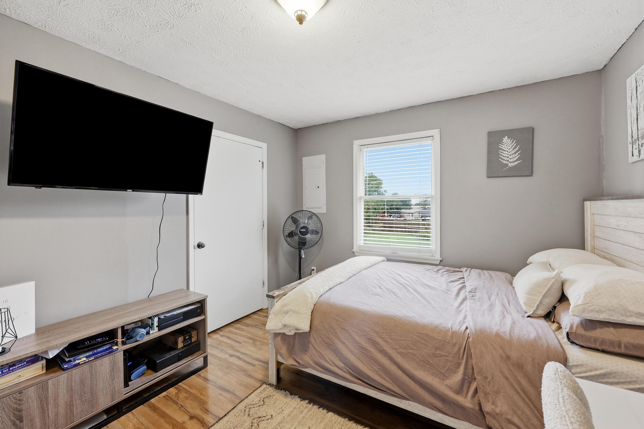 100 Ashville Drive Property Photo 13