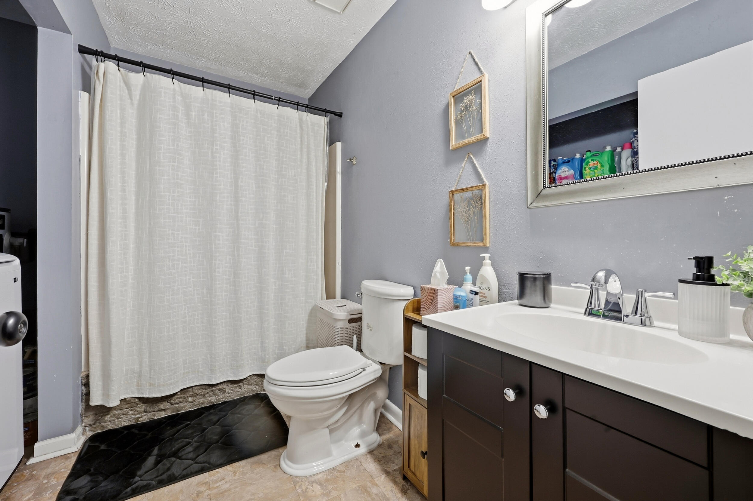 100 Ashville Drive Property Photo 15