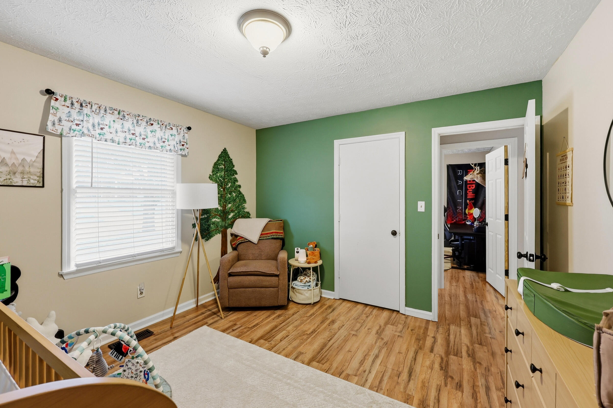 100 Ashville Drive Property Photo 18