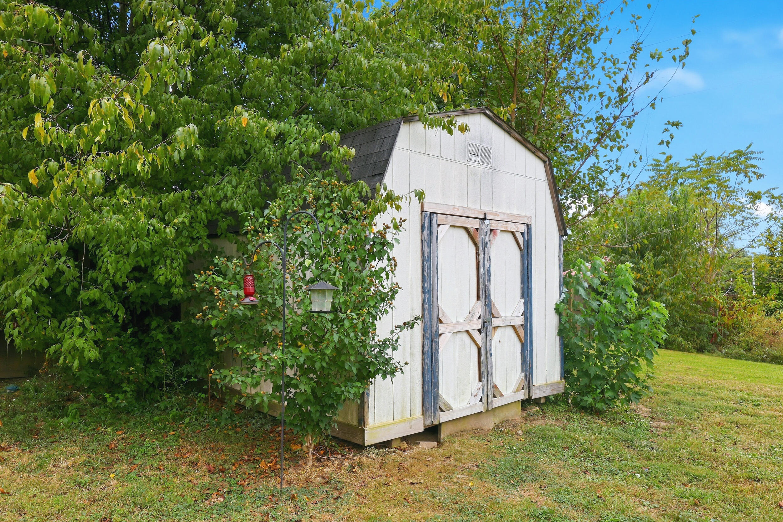 100 Ashville Drive Property Photo 21