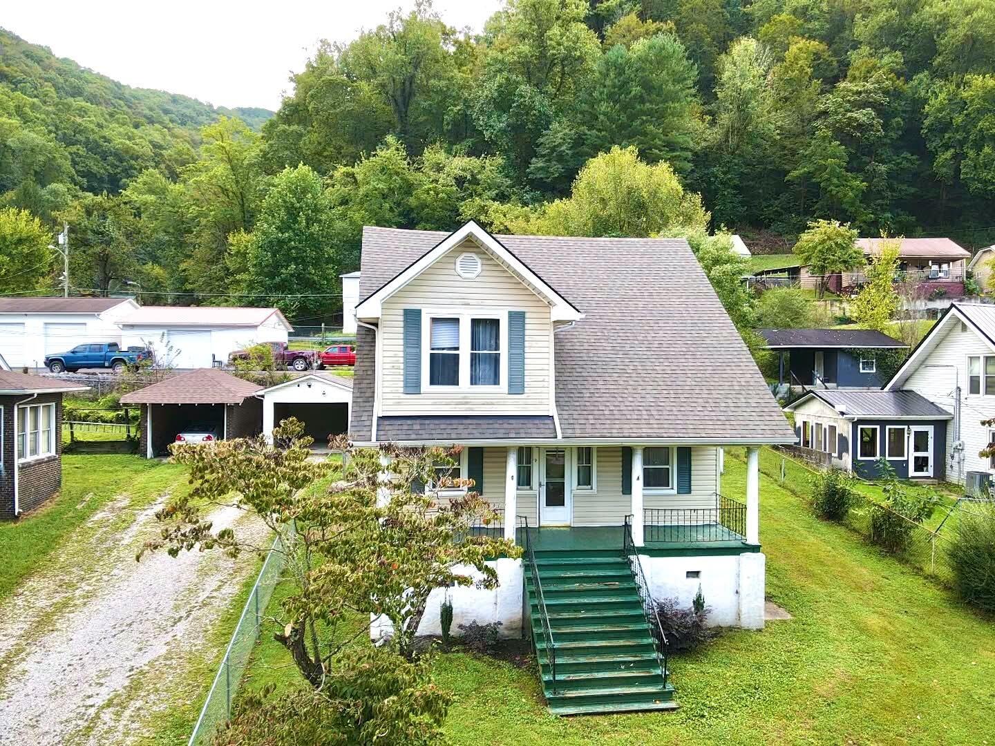 412 Poplar Terrace Property Photo 3