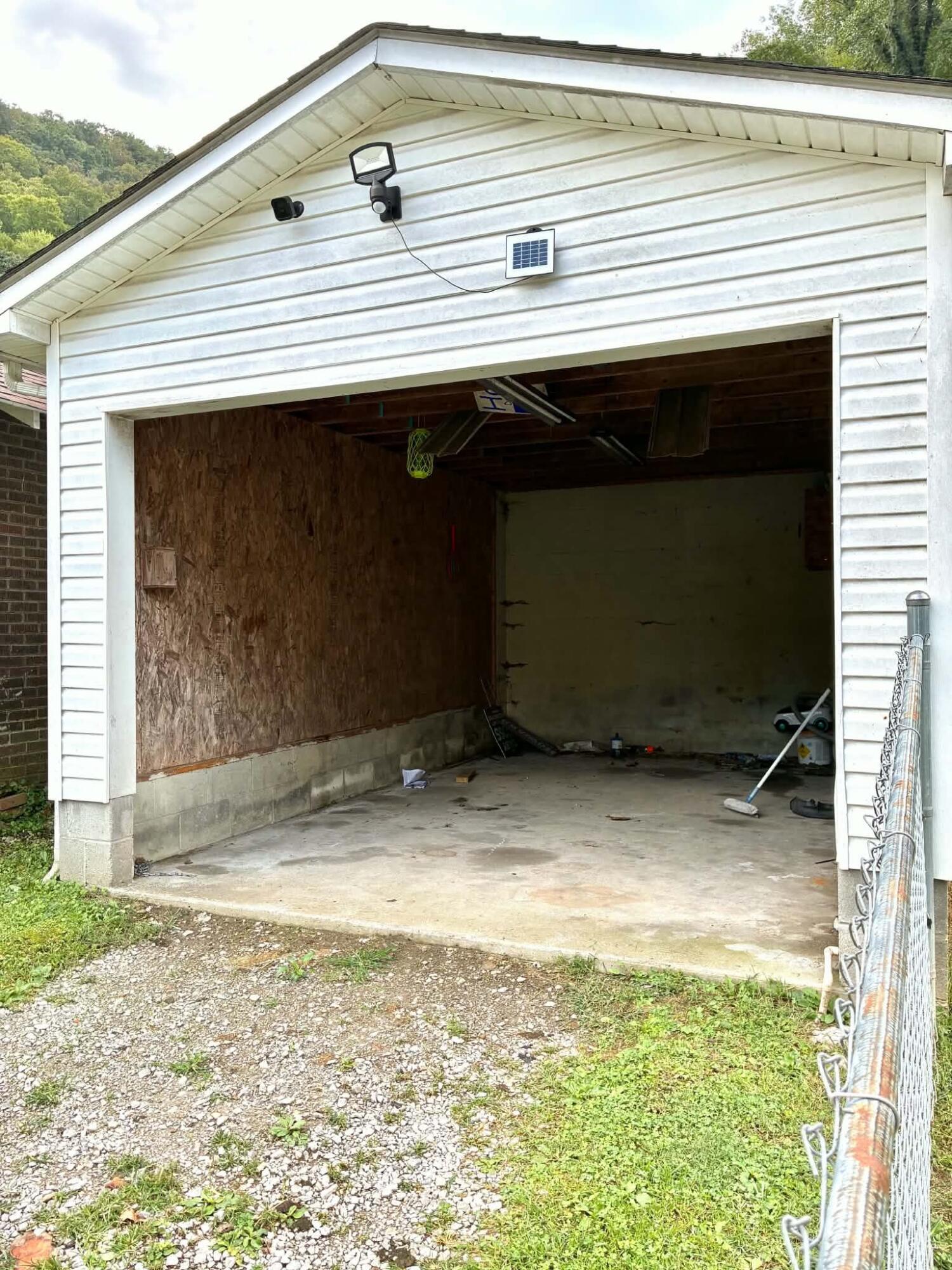 412 Poplar Terrace Property Photo 9