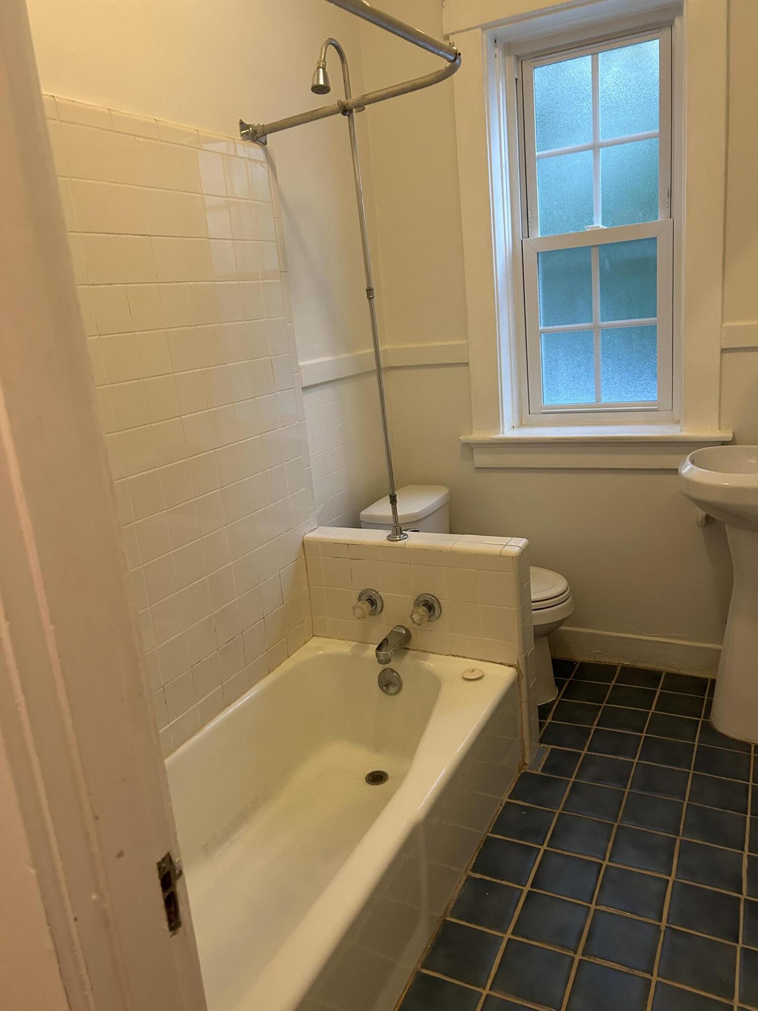 1127 Richmond Road 1 Property Photo 27
