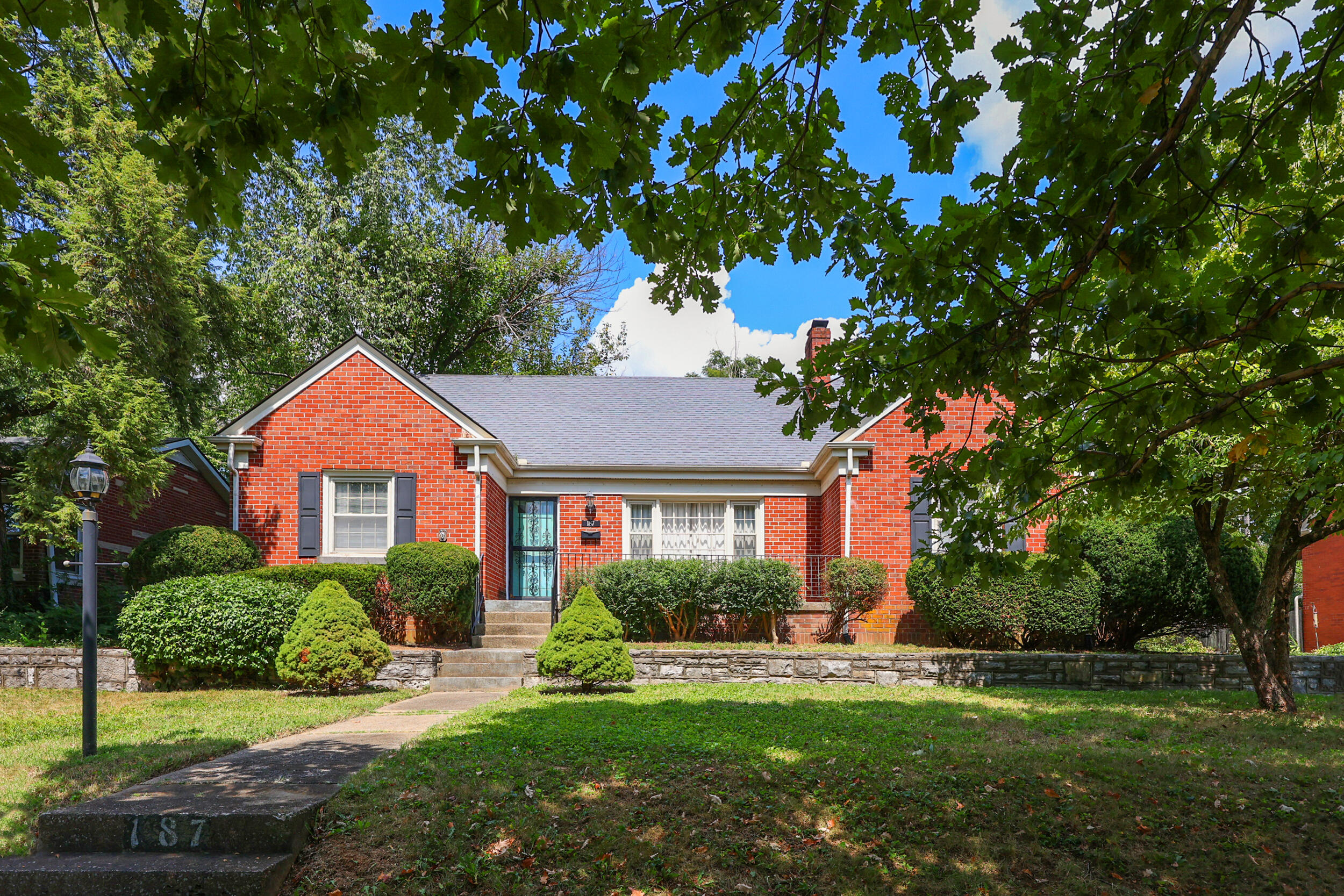 187 Jesselin Drive Property Photo 1