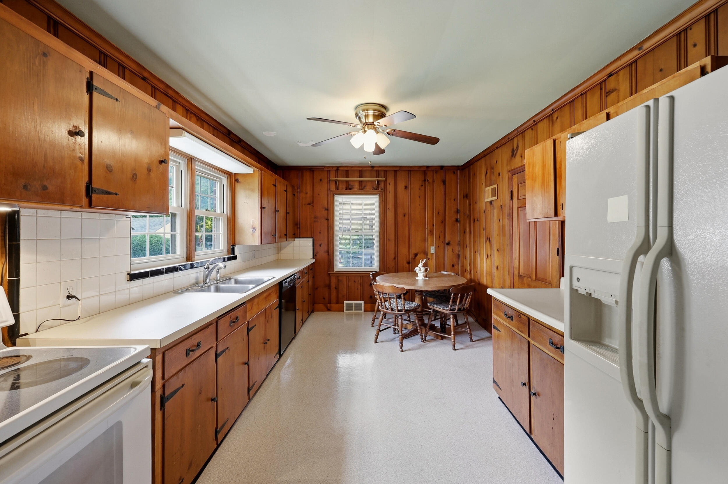 187 Jesselin Drive Property Photo 8