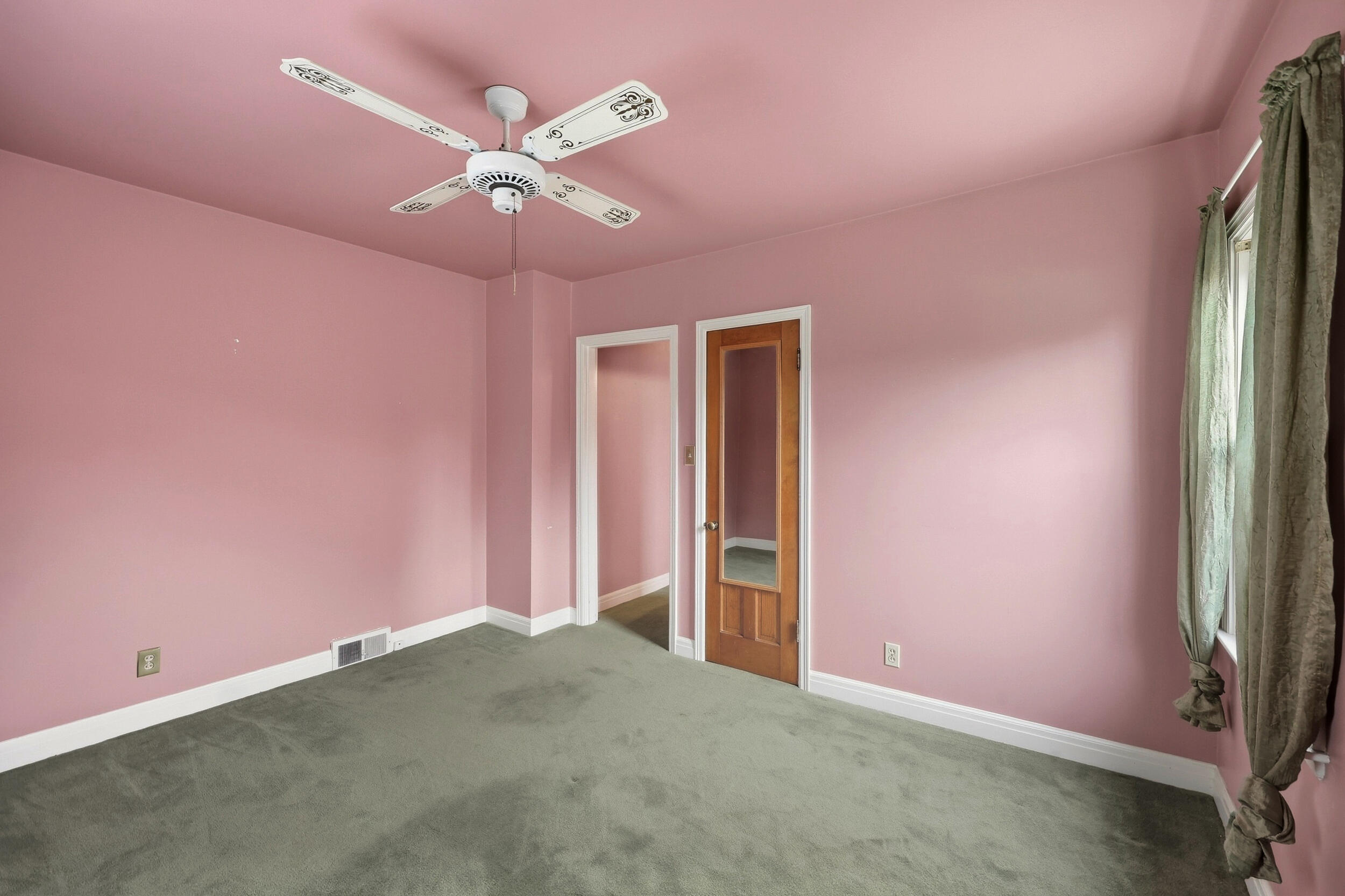 187 Jesselin Drive Property Photo 16