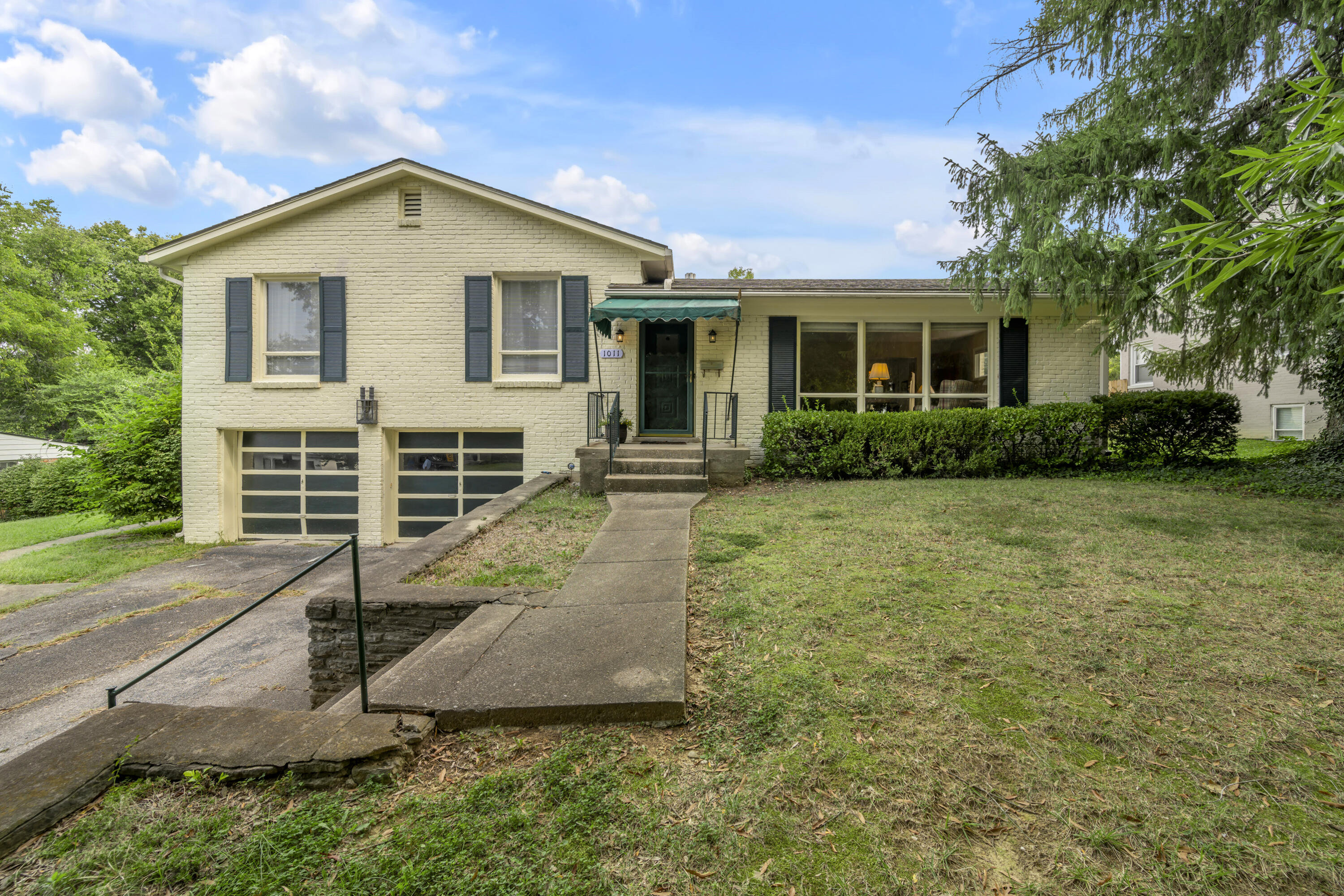 1011 Castleton Way Property Photo 1