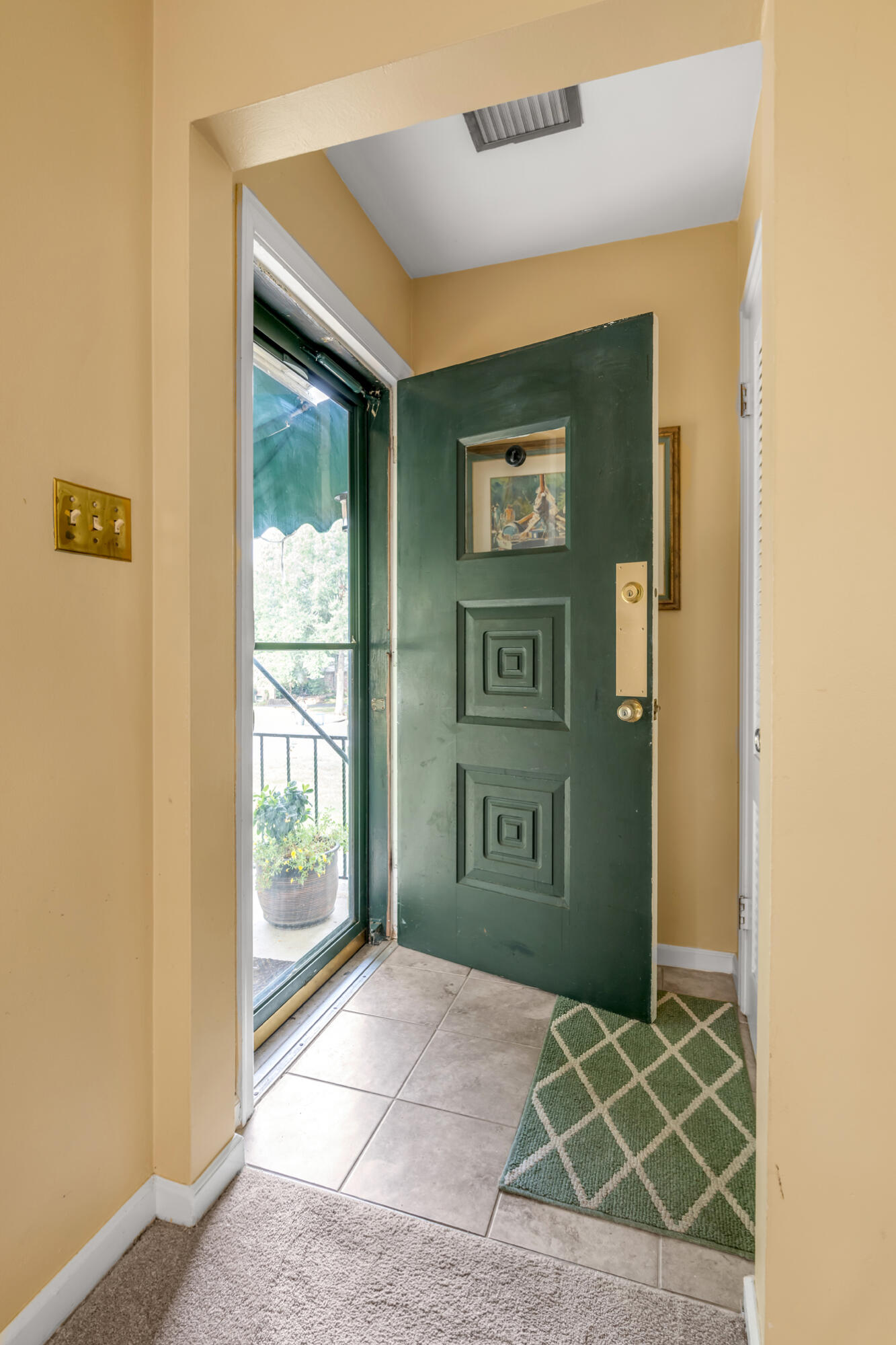 1011 Castleton Way Property Photo 3