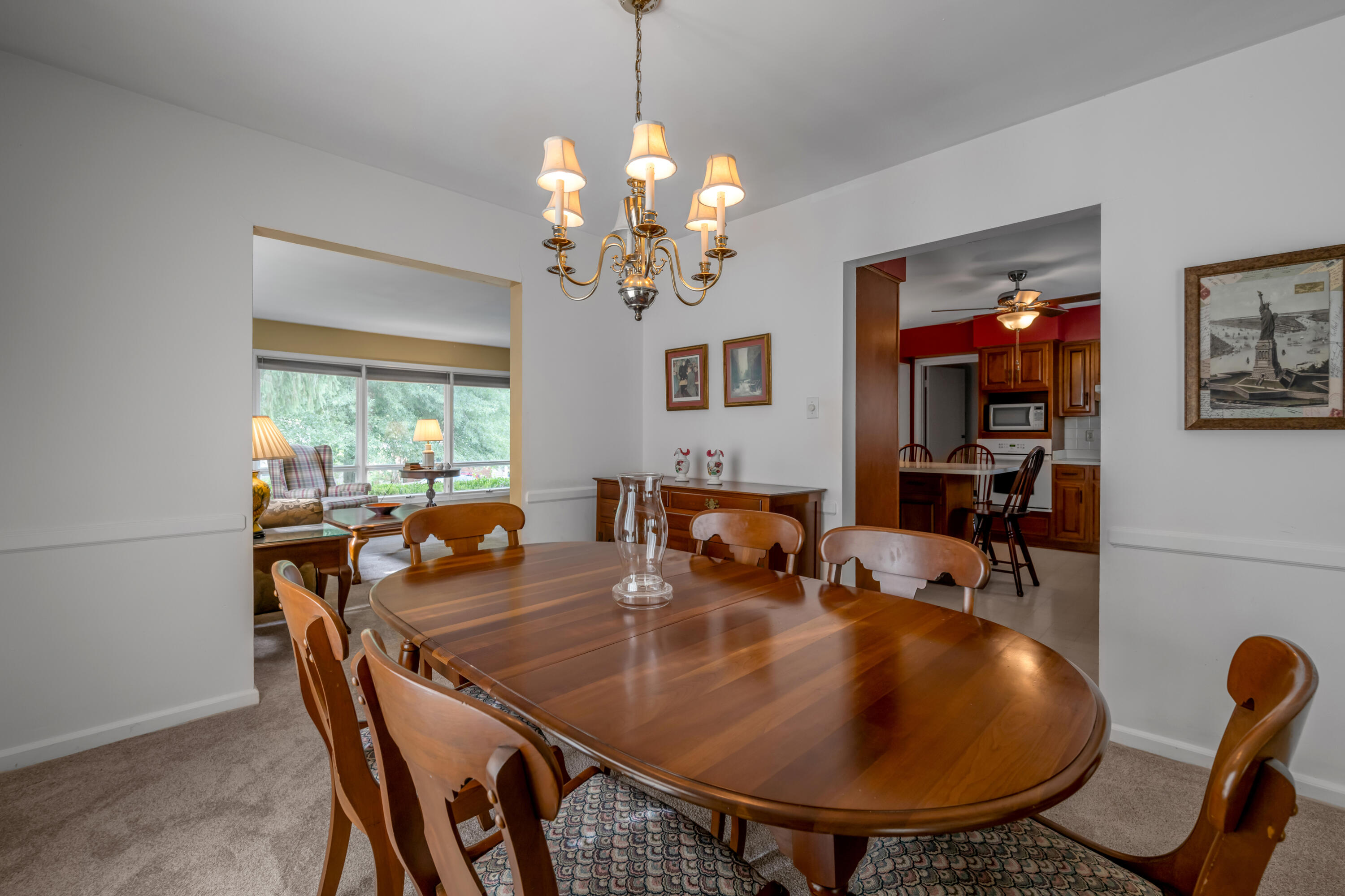 1011 Castleton Way Property Photo 11