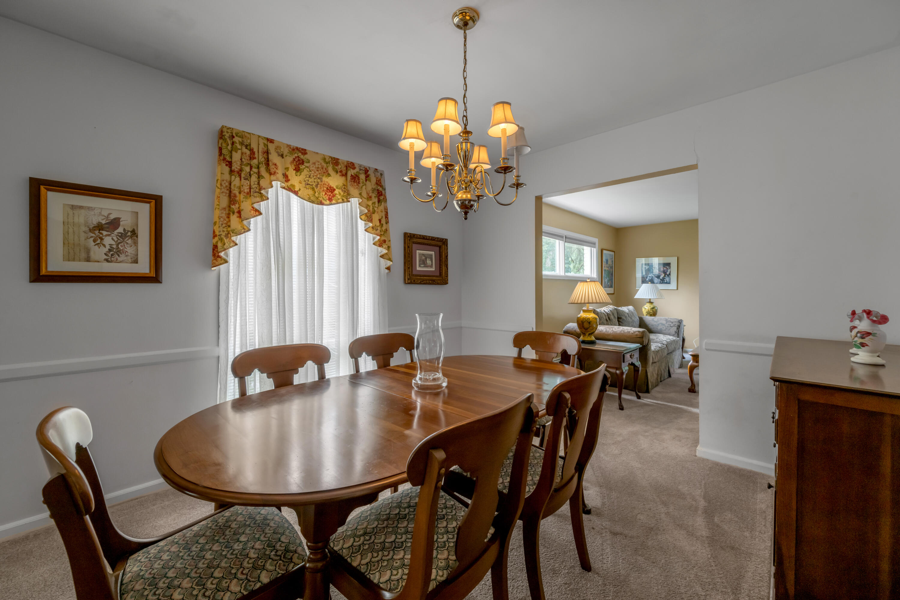 1011 Castleton Way Property Photo 12