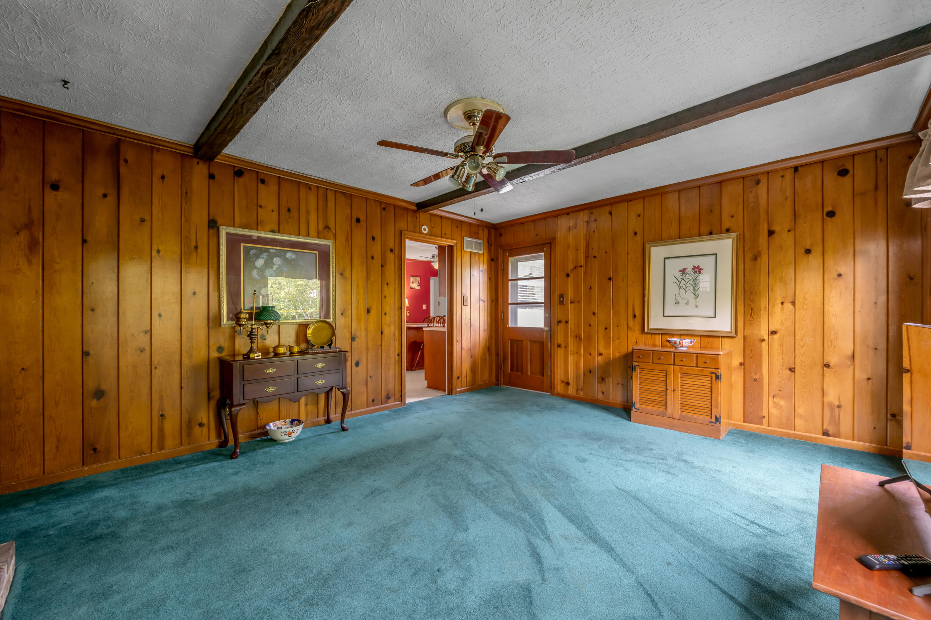 1011 Castleton Way Property Photo 20