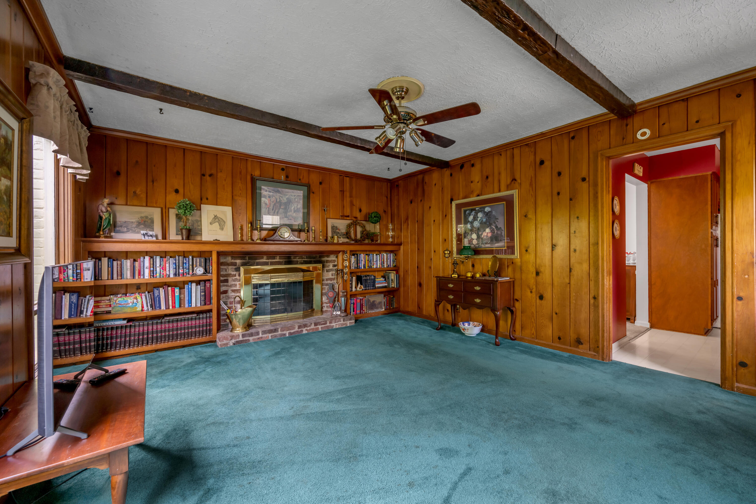 1011 Castleton Way Property Photo 21