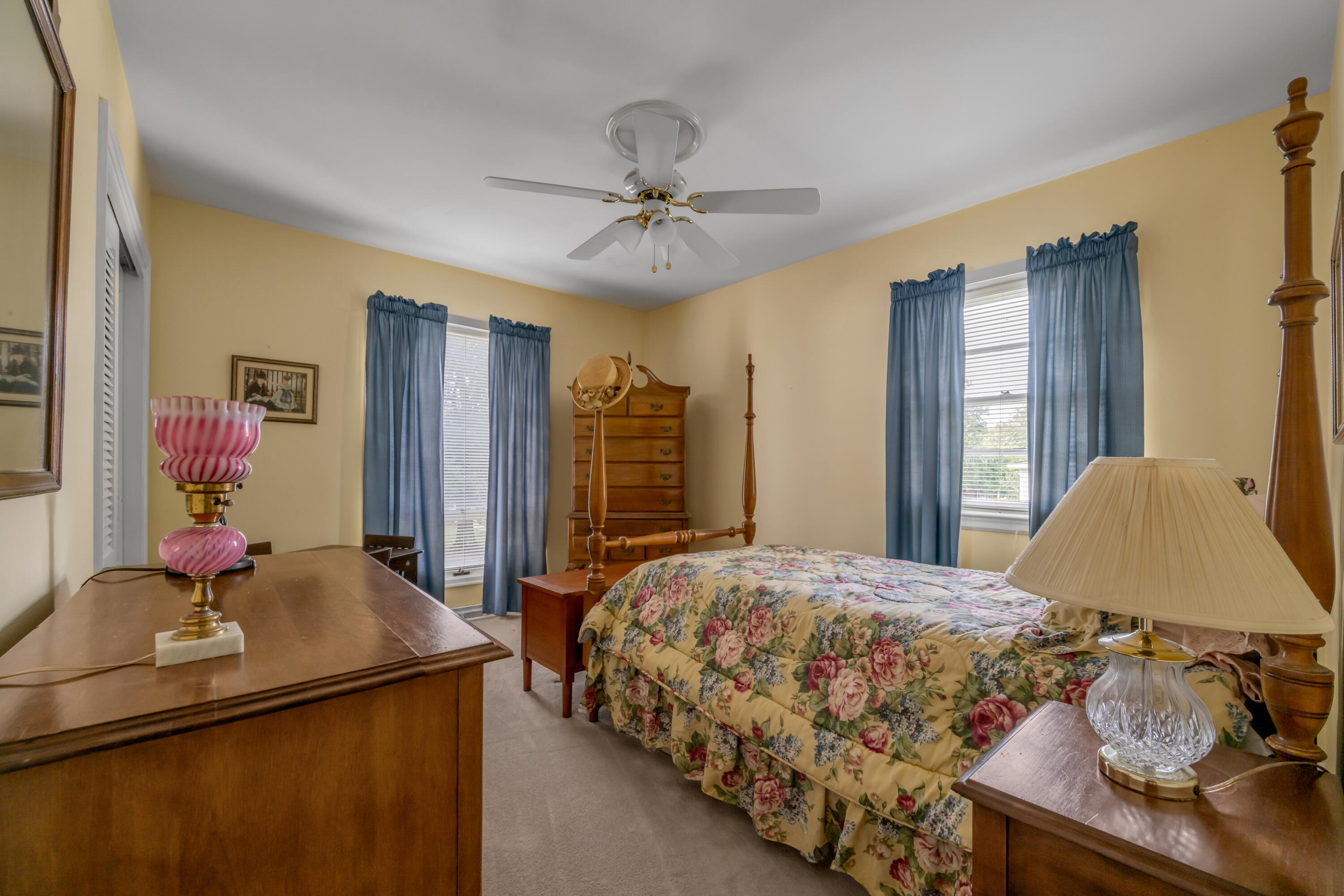 1011 Castleton Way Property Photo 28
