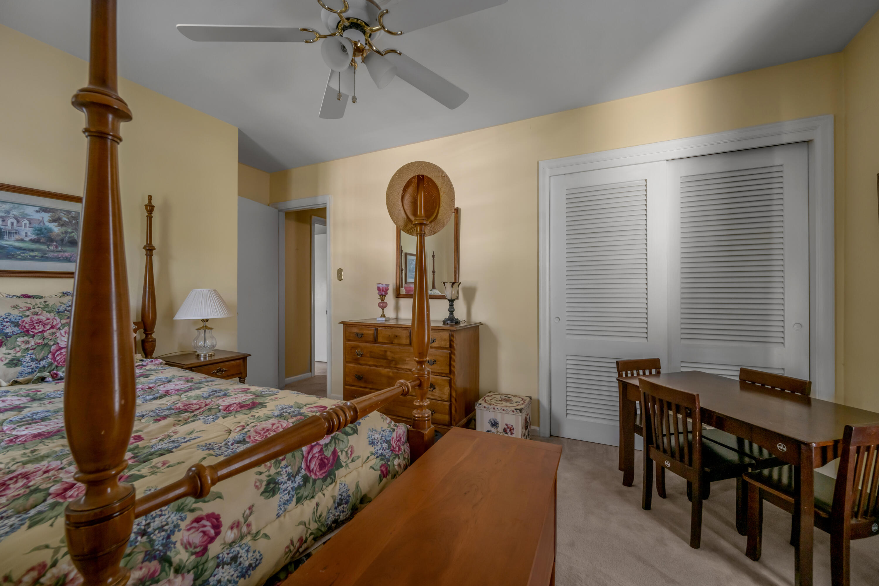 1011 Castleton Way Property Photo 29