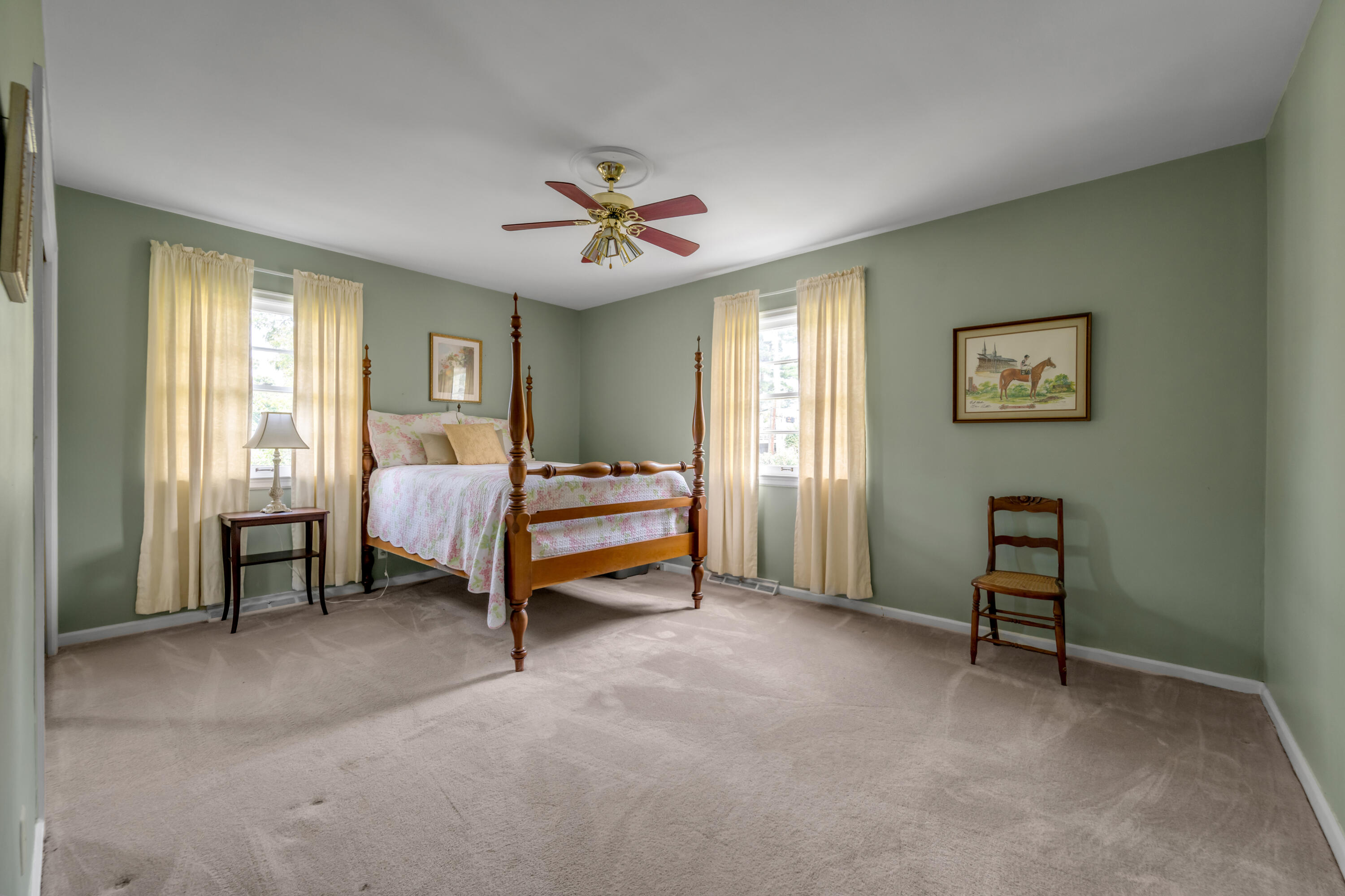 1011 Castleton Way Property Photo 31