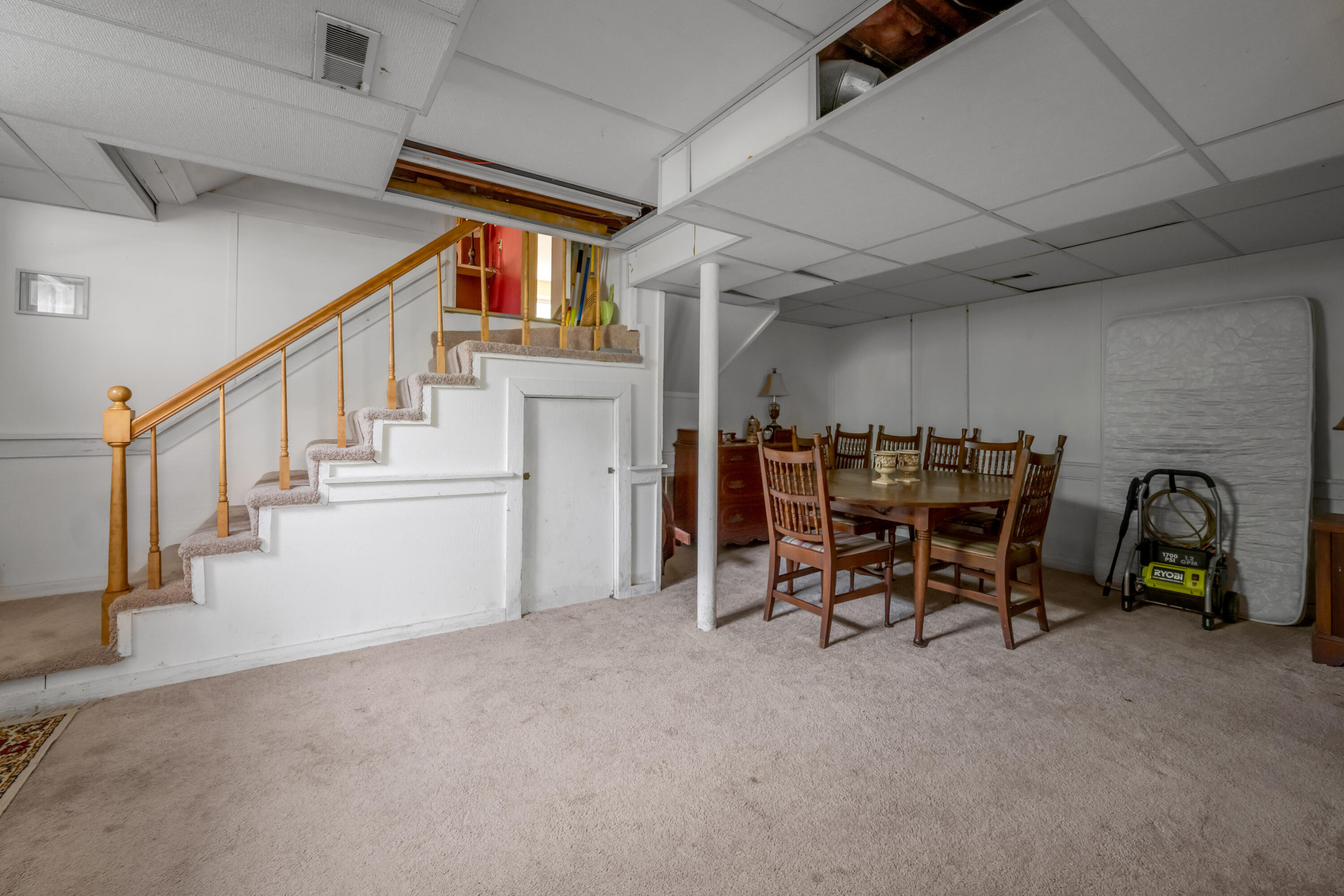 1011 Castleton Way Property Photo 34