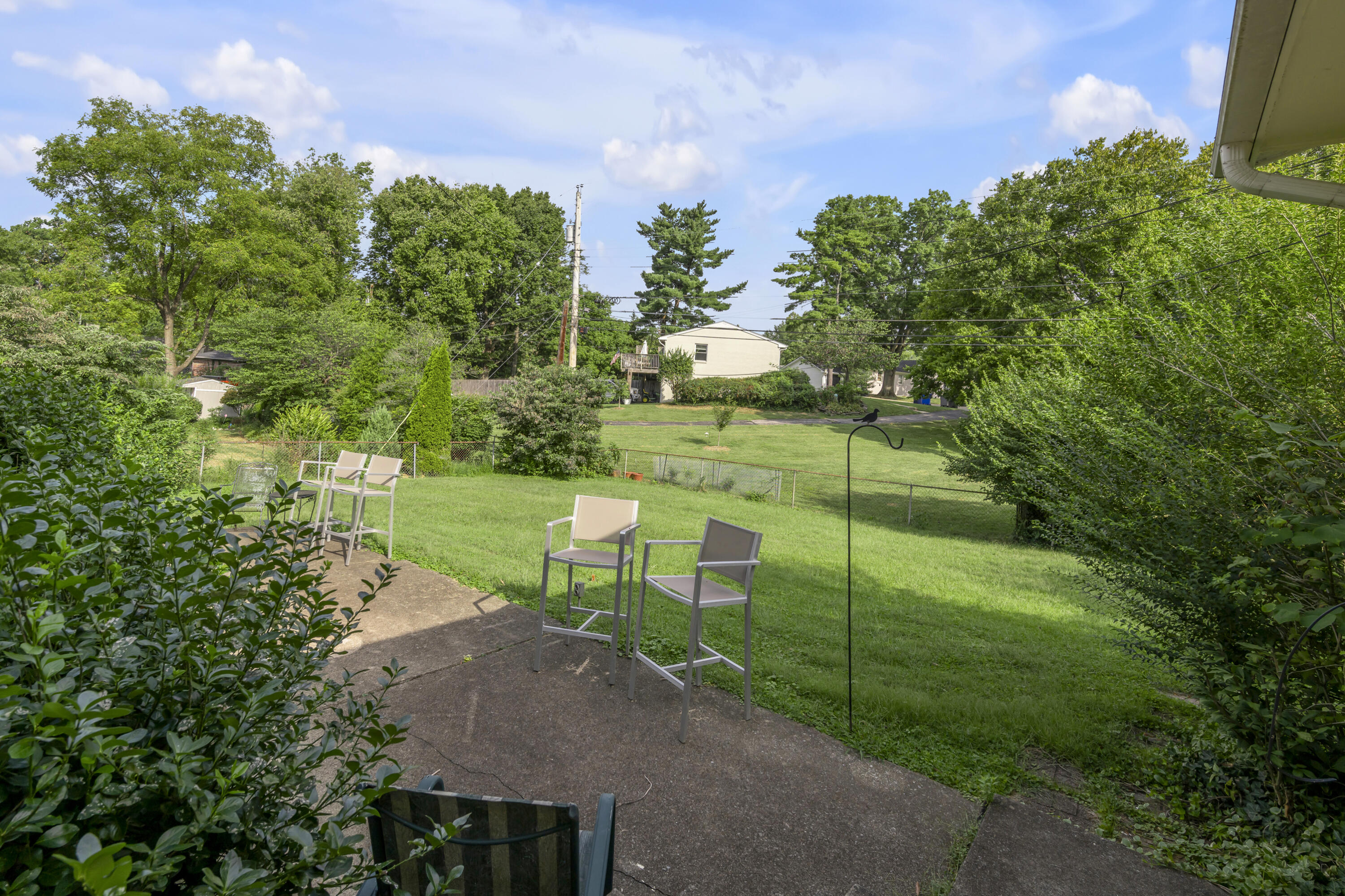 1011 Castleton Way Property Photo 39