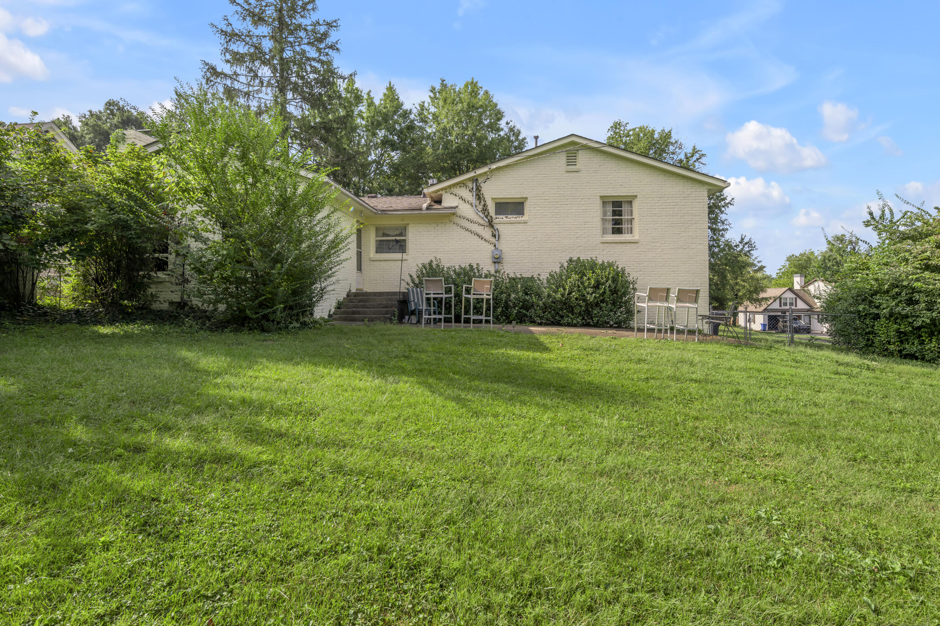 1011 Castleton Way Property Photo 41