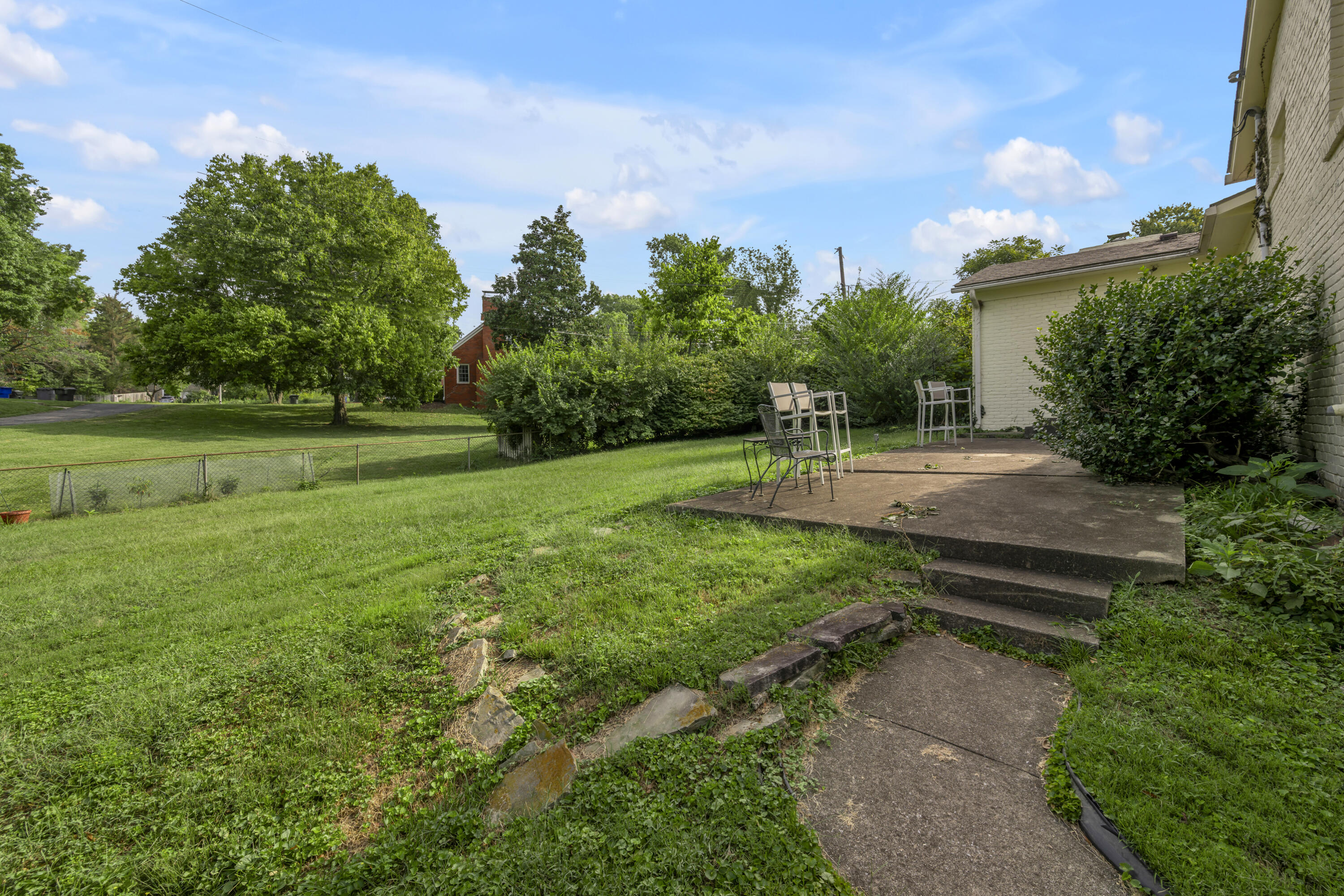1011 Castleton Way Property Photo 43