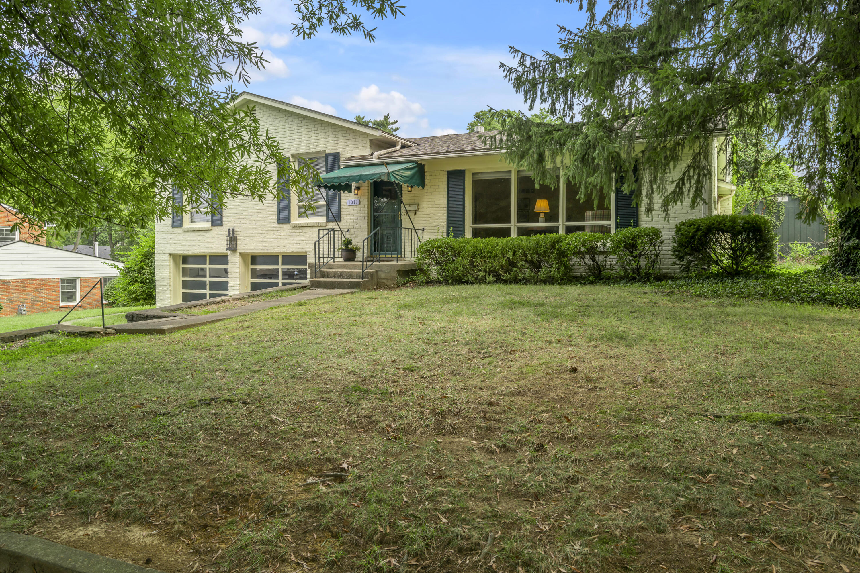 1011 Castleton Way Property Photo 44