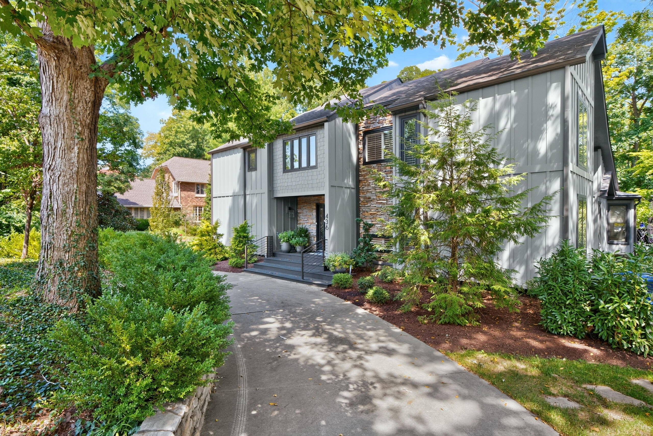 436 Lakeshore Drive Property Photo 3