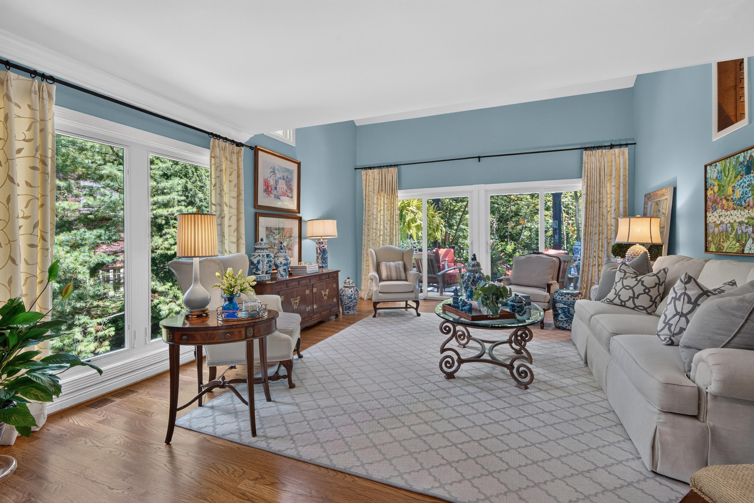 436 Lakeshore Drive Property Photo 9