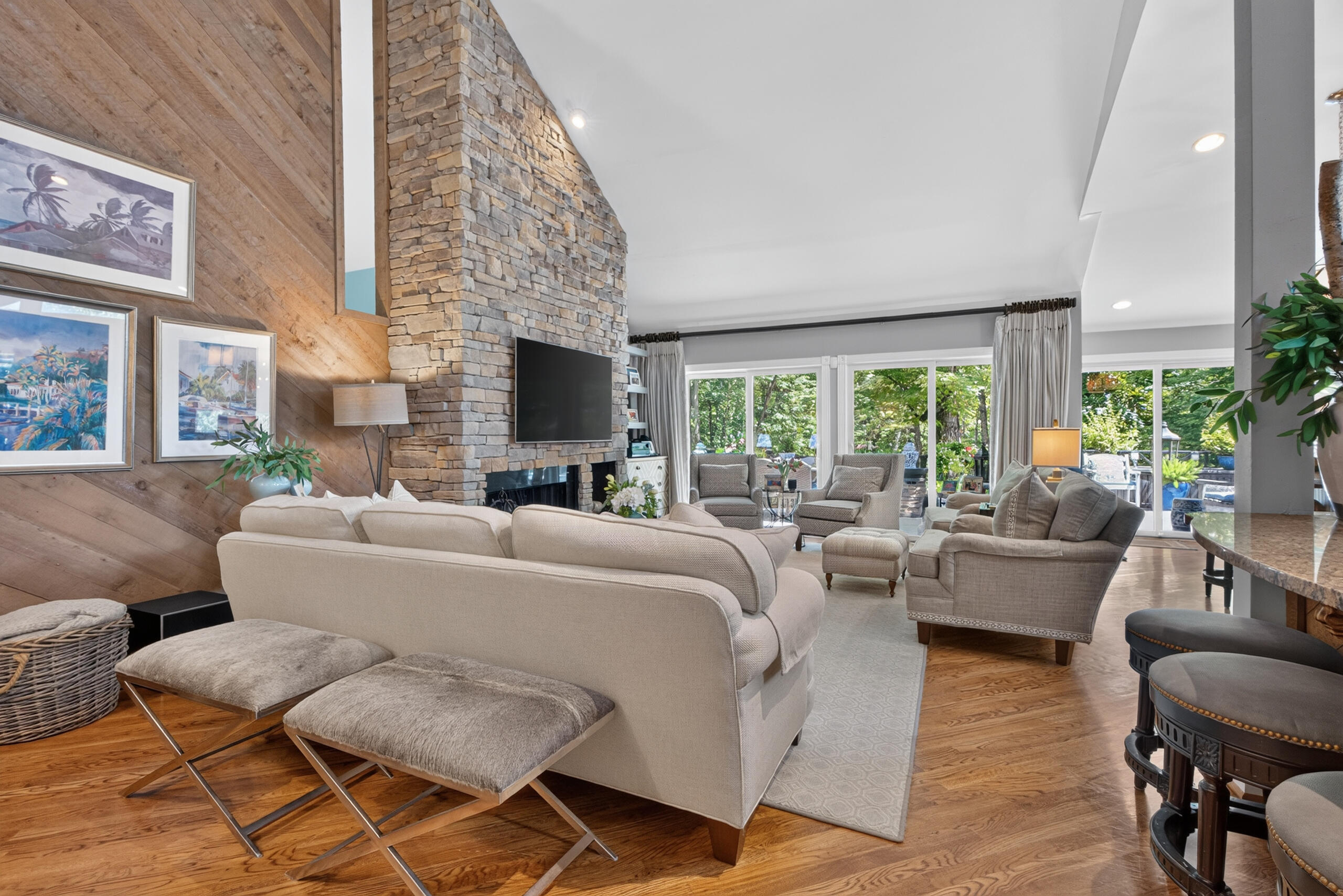 436 Lakeshore Drive Property Photo 15