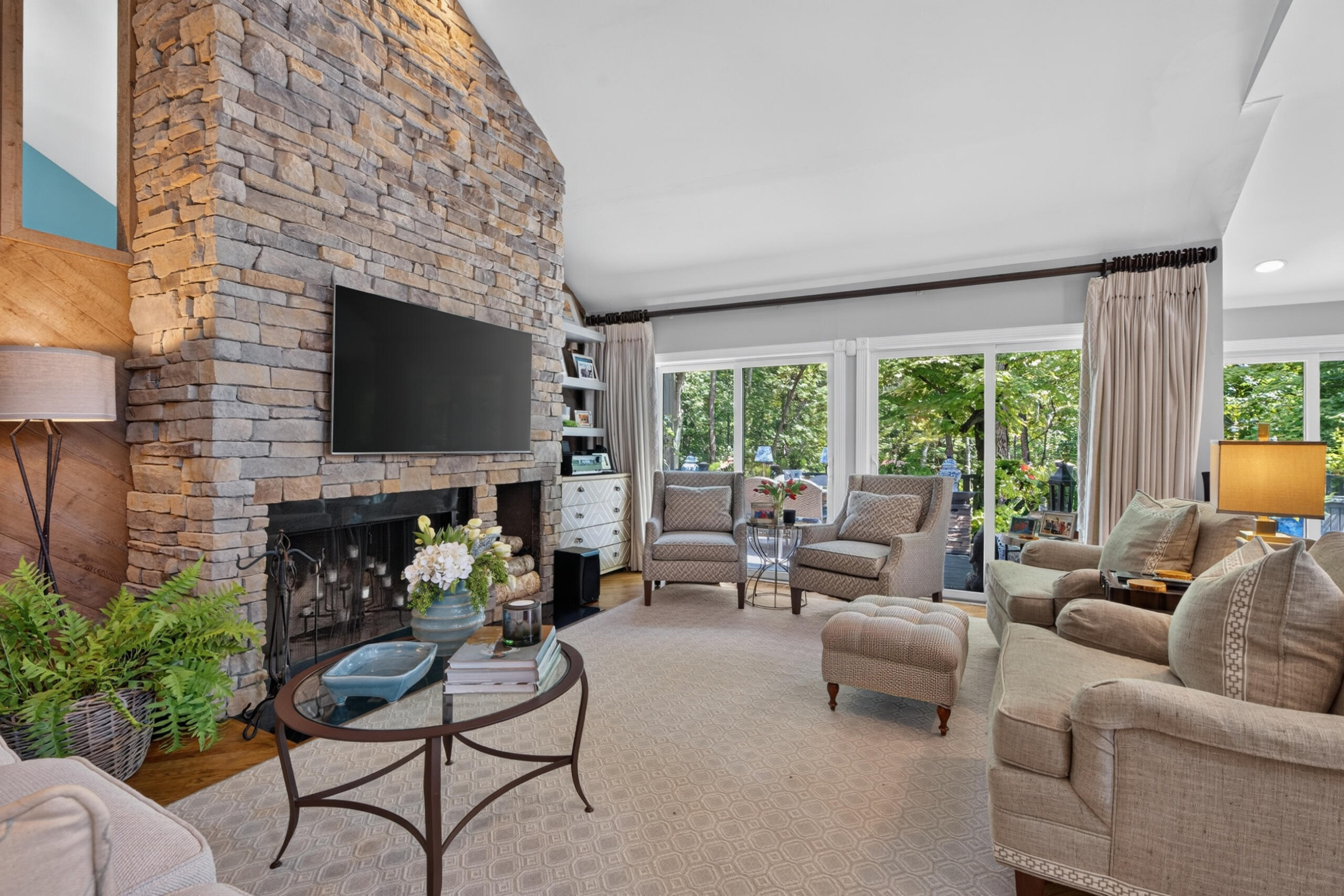 436 Lakeshore Drive Property Photo 16
