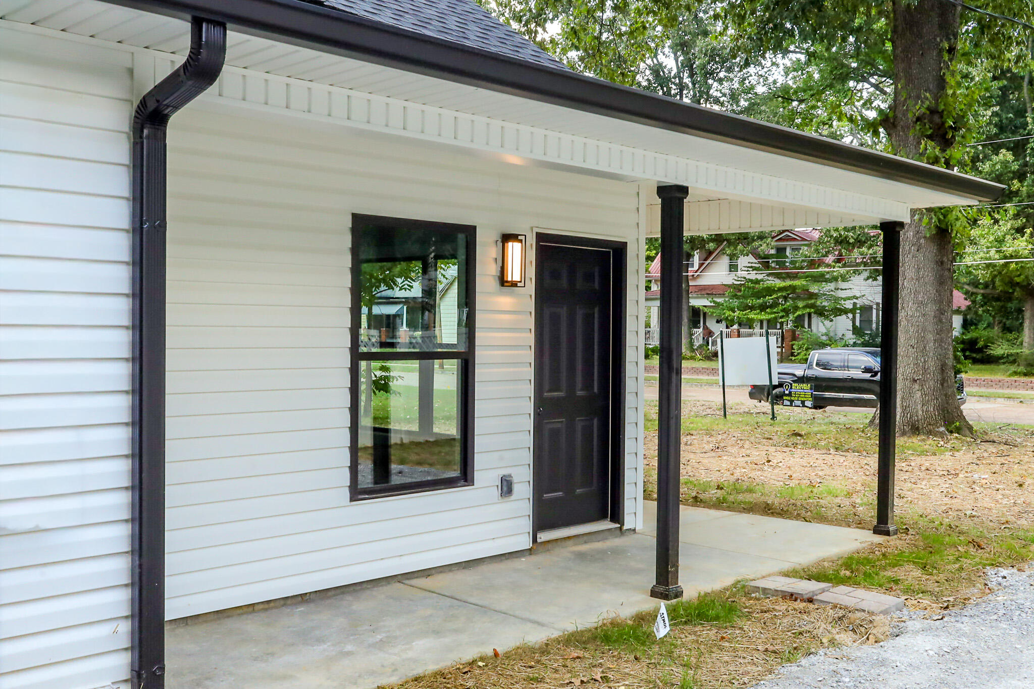 1740 Harrison Street Property Photo 3