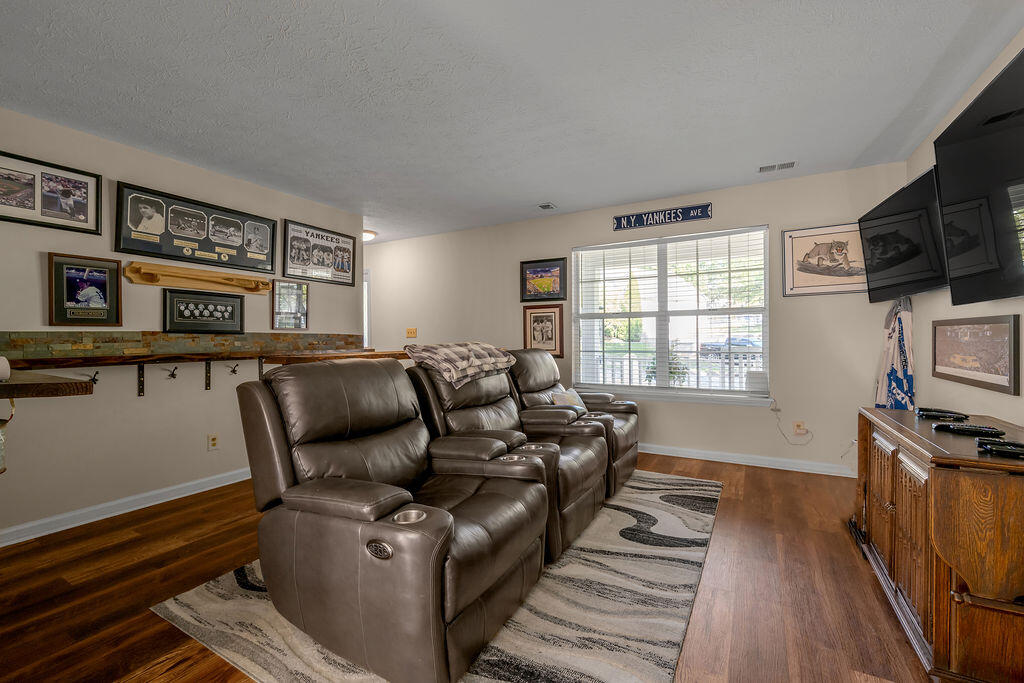 4304 Stoneyhurst Place Property Photo 27