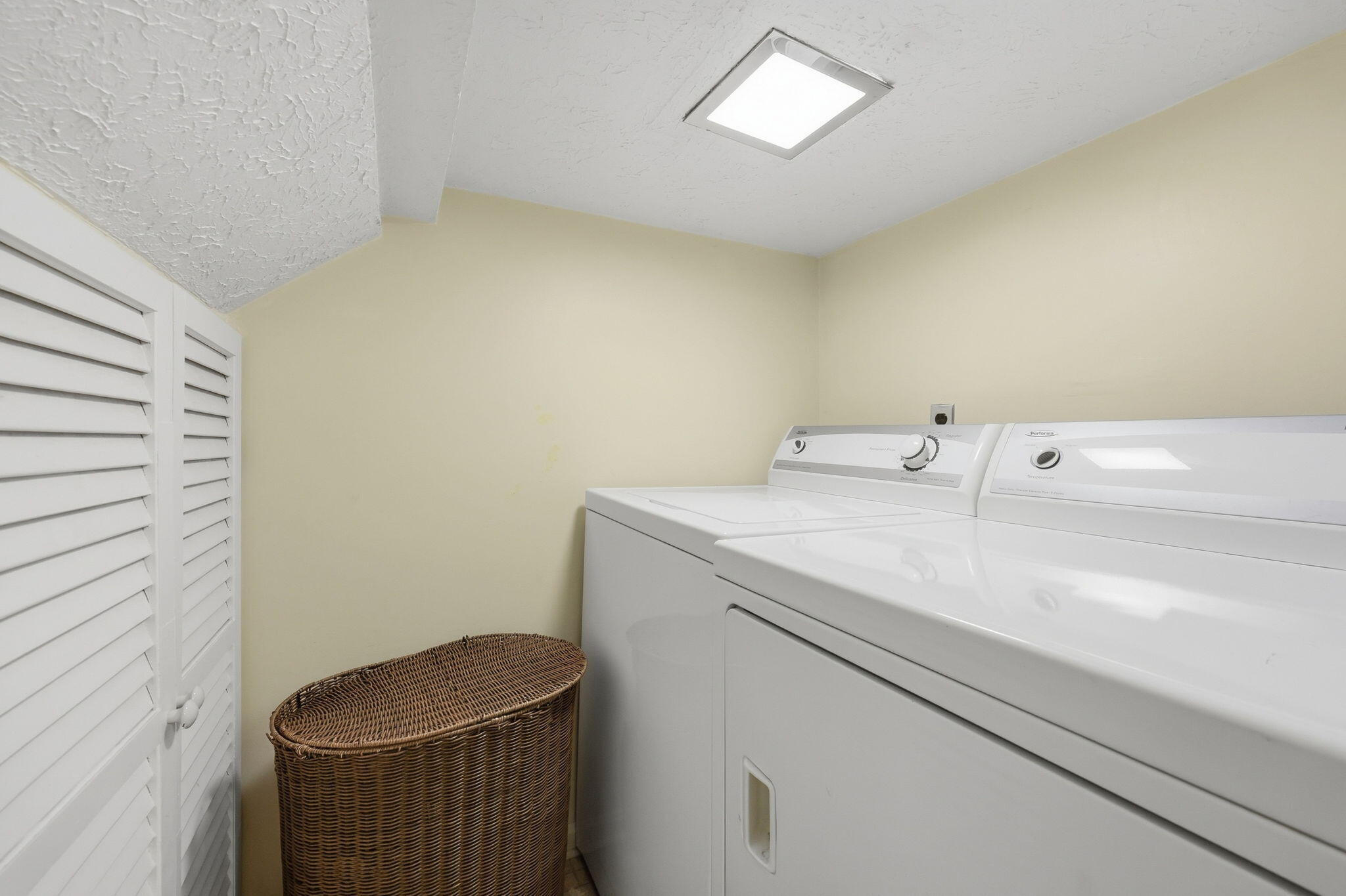 3486 Sutherland Drive Property Photo 15
