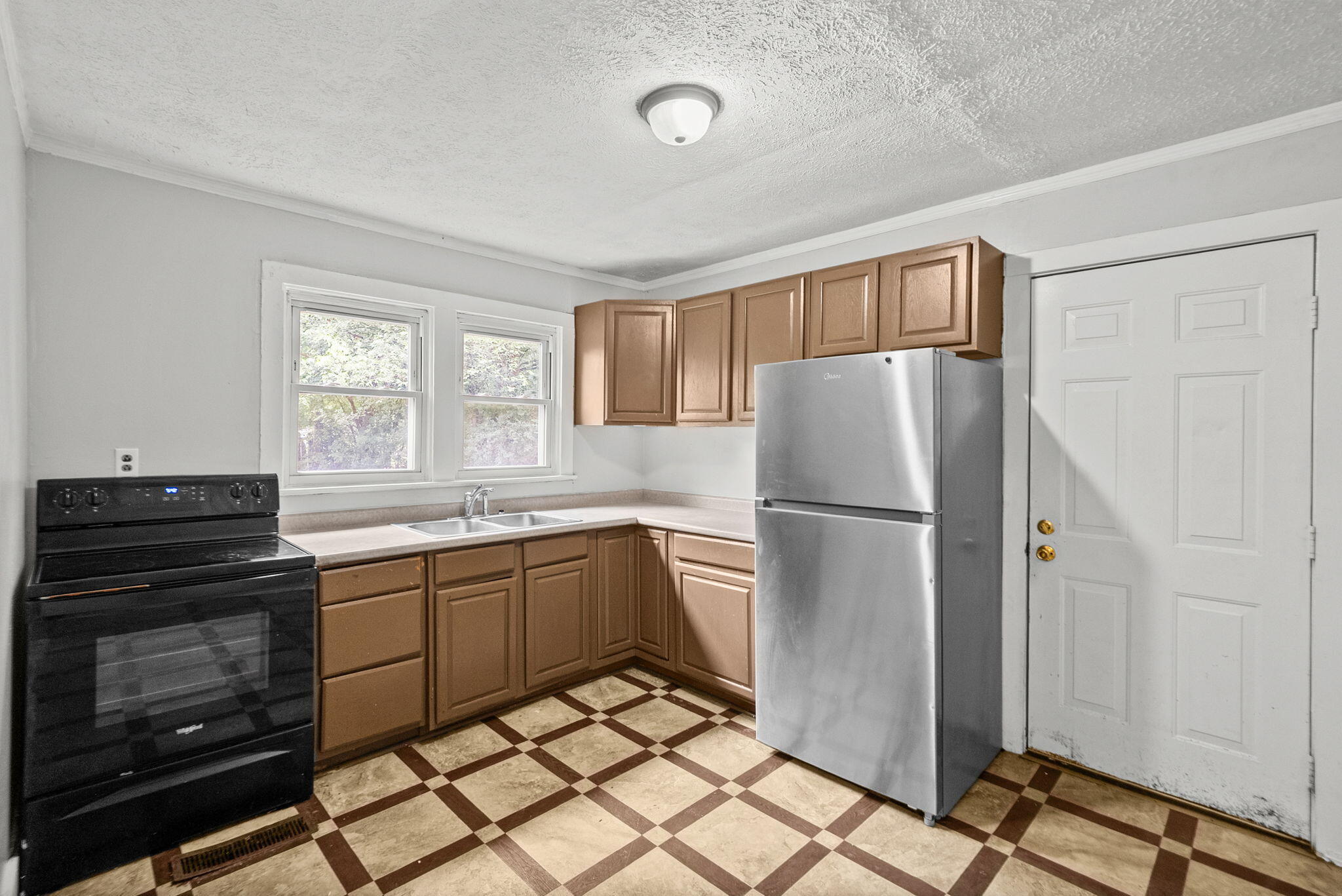 603 Glass Lane Property Photo 9