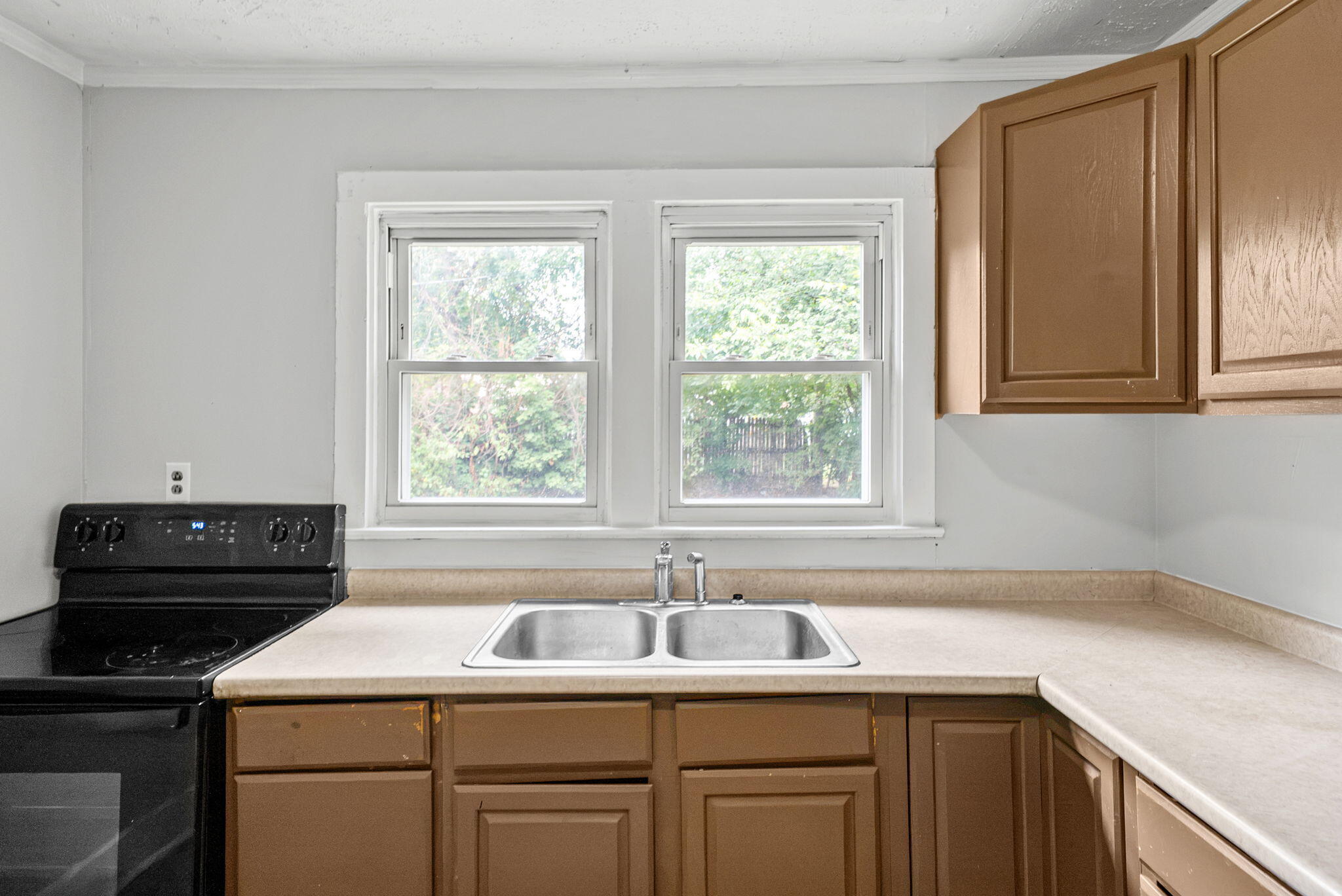 603 Glass Lane Property Photo 10