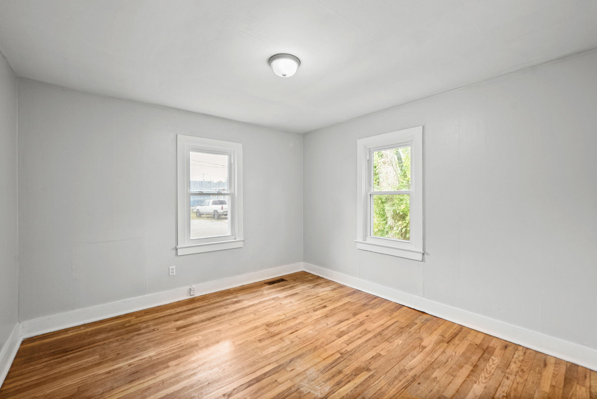 603 Glass Lane Property Photo 17