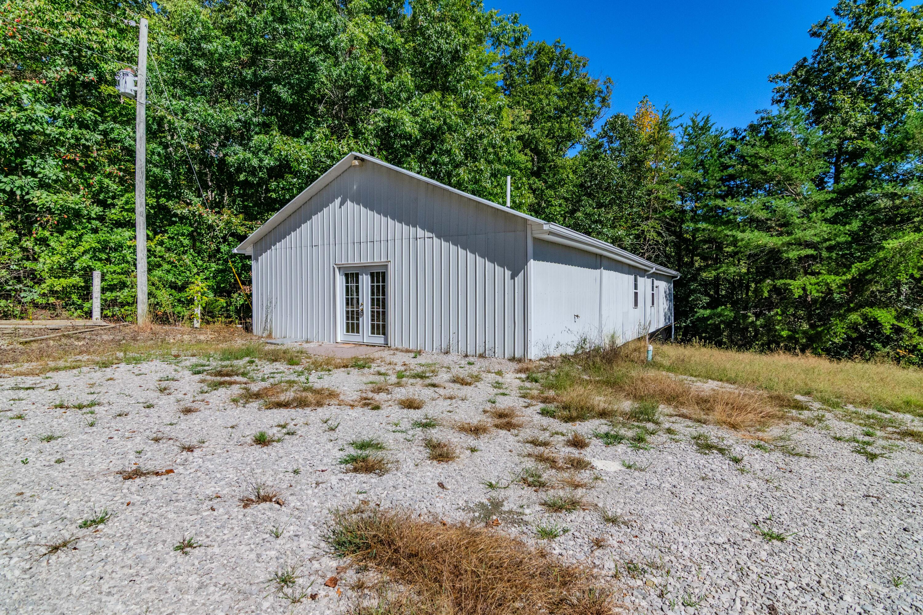 707 Pine Woods Road Property Photo 1