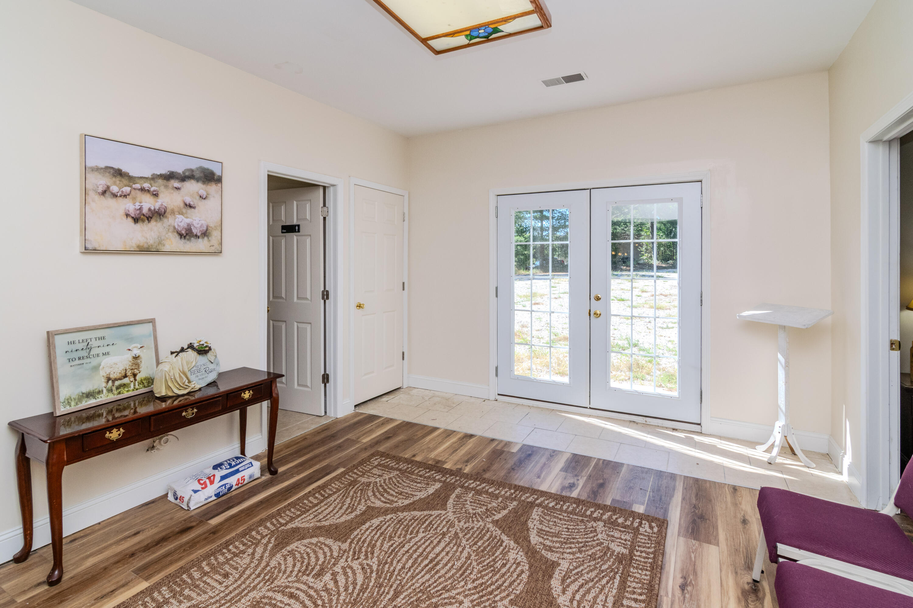707 Pine Woods Road Property Photo 9