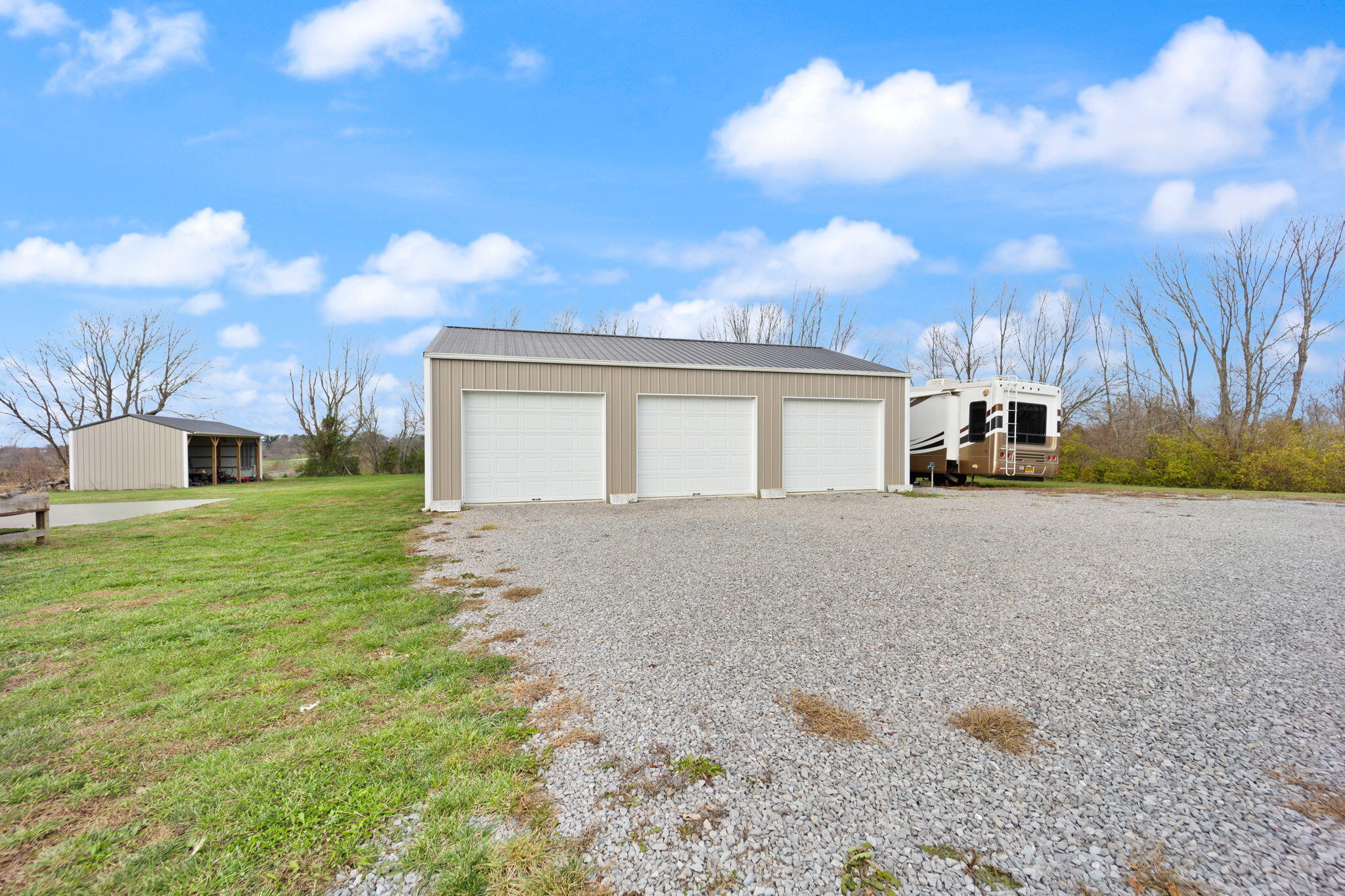 1735 Richmond Road Property Photo 3