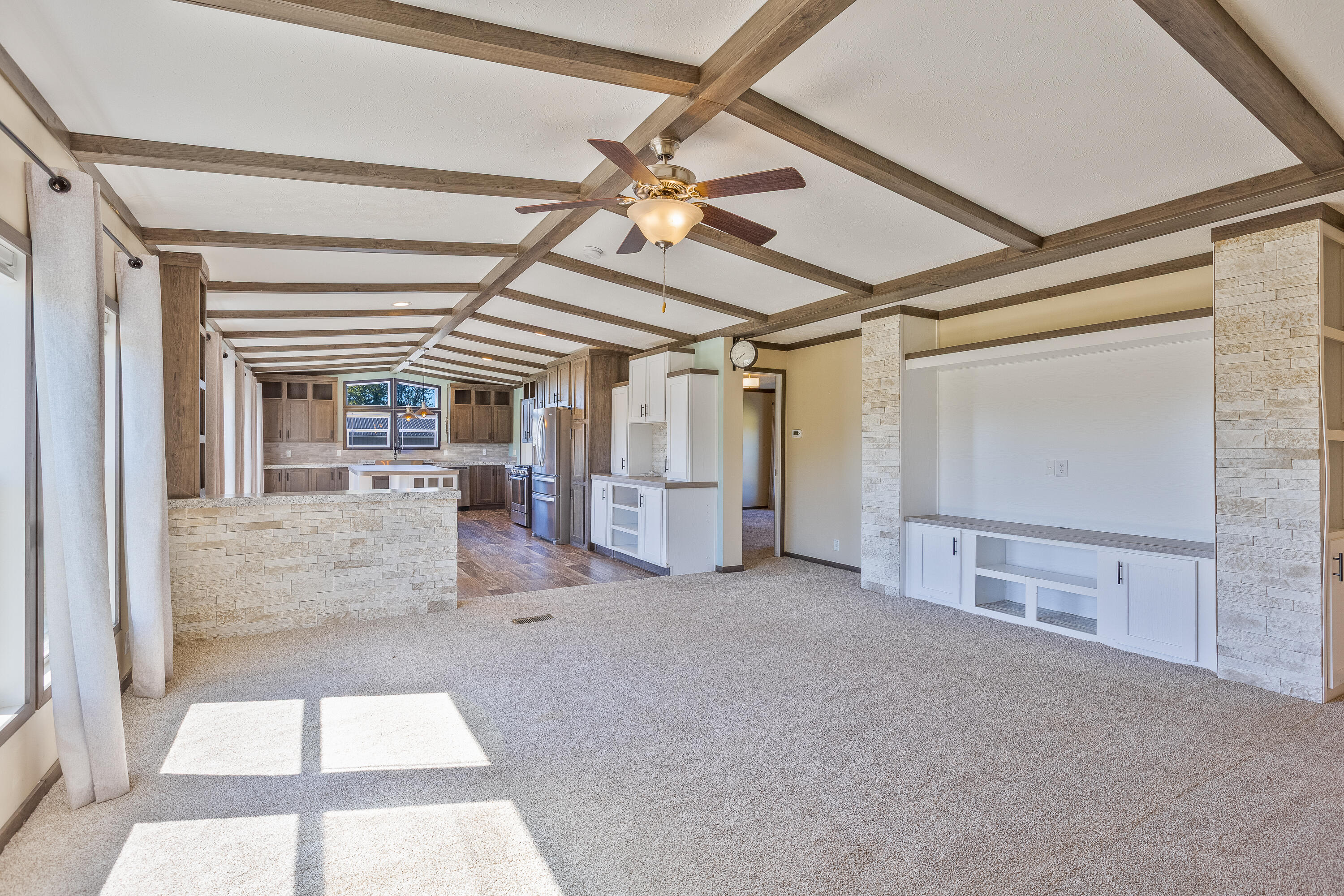 1735 Richmond Road Property Photo 4