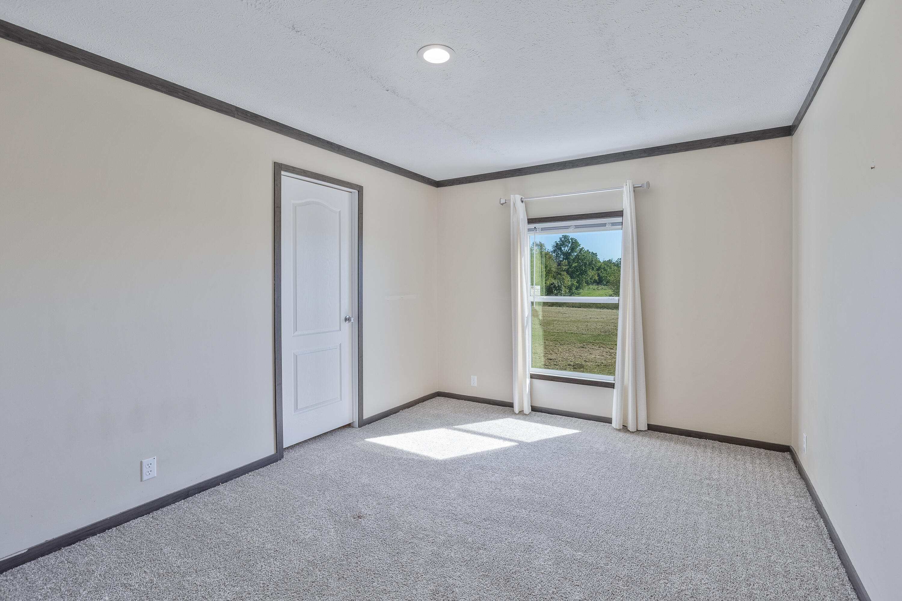 1735 Richmond Road Property Photo 27