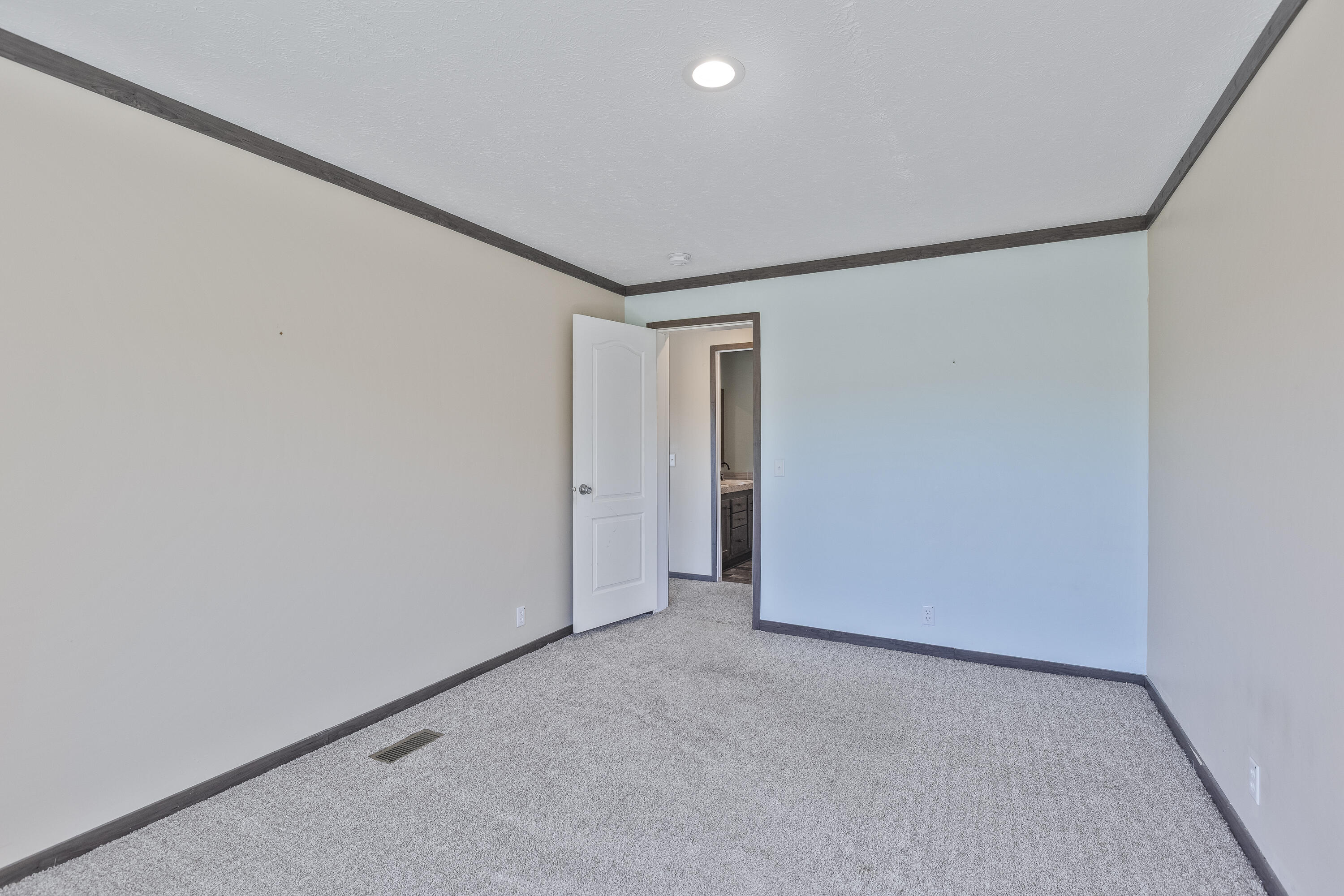 1735 Richmond Road Property Photo 28